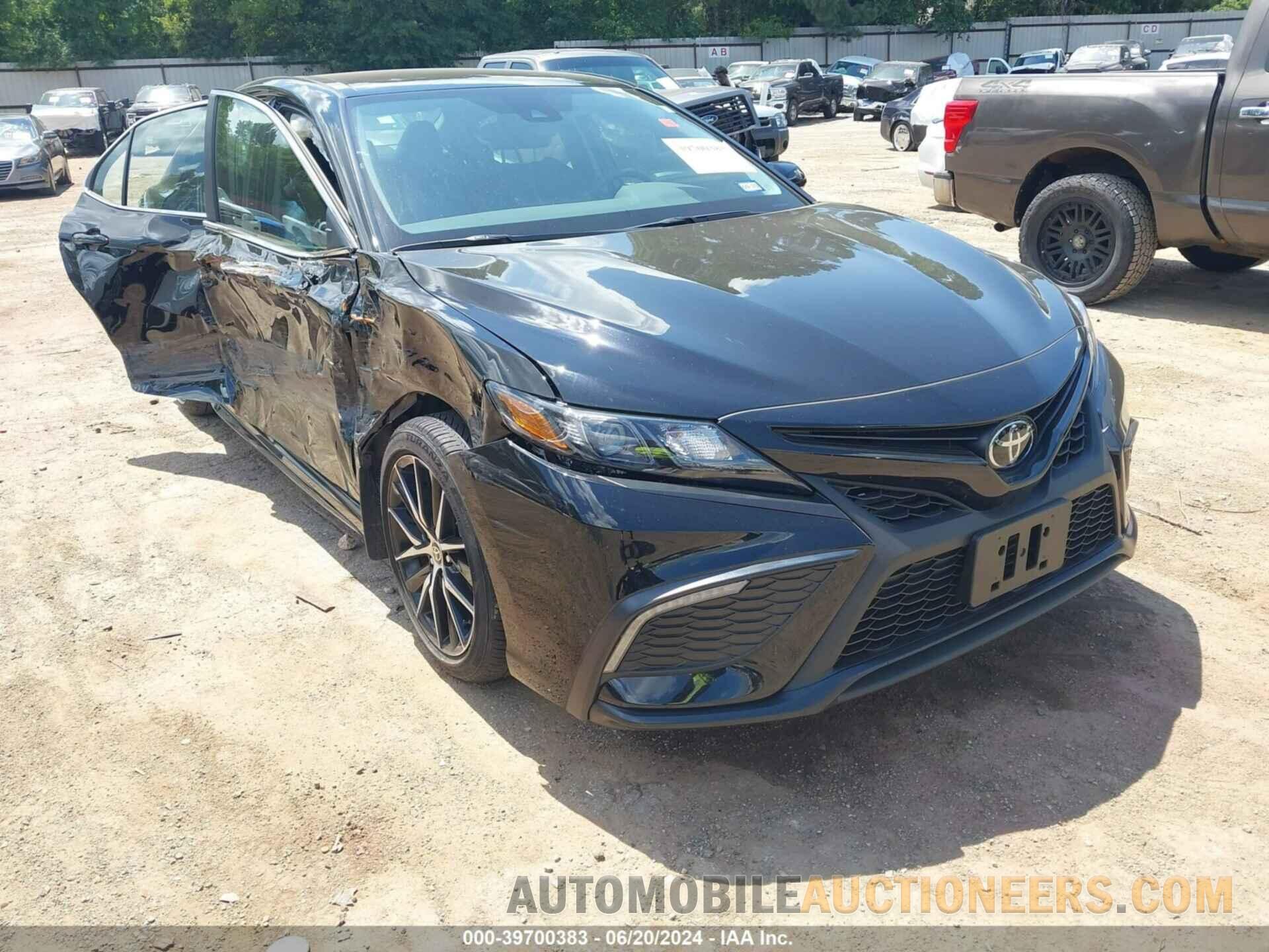 4T1G11AK9RU203438 TOYOTA CAMRY 2024