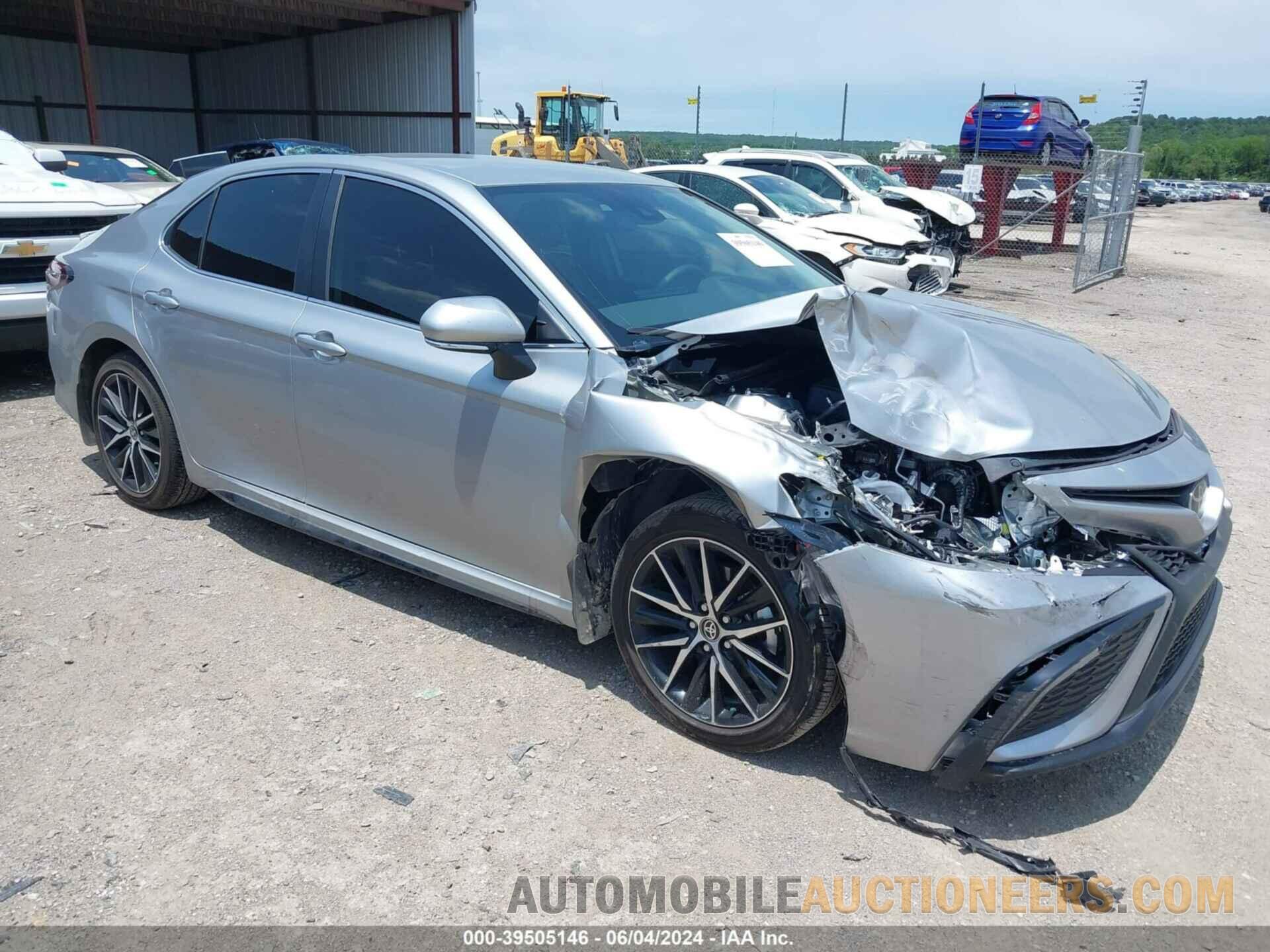 4T1G11AK9RU216562 TOYOTA CAMRY 2024