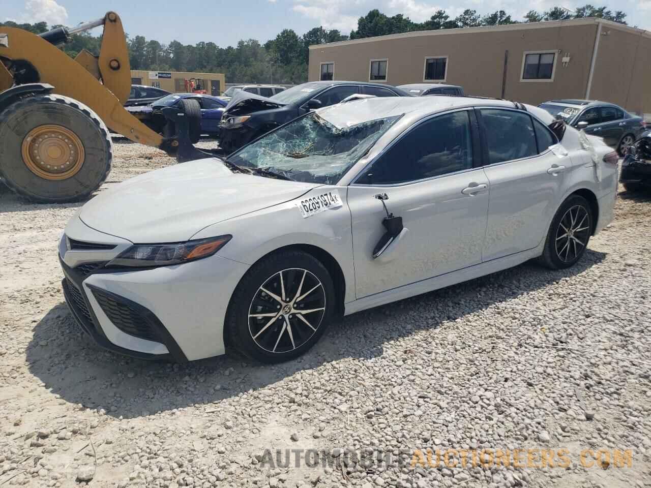 4T1G11AK9RU217484 TOYOTA CAMRY 2024