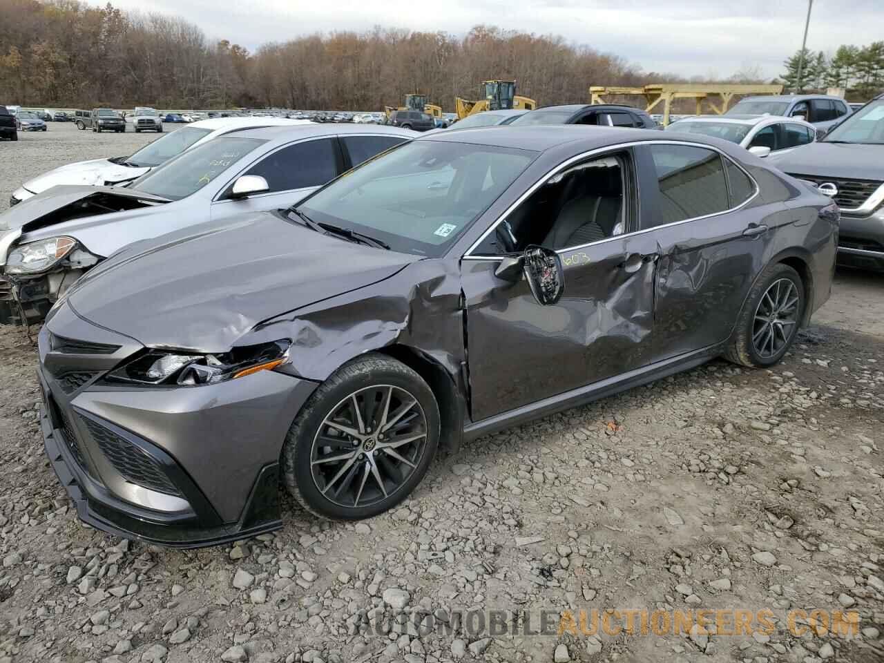 4T1G11AK9RU870963 TOYOTA CAMRY 2024