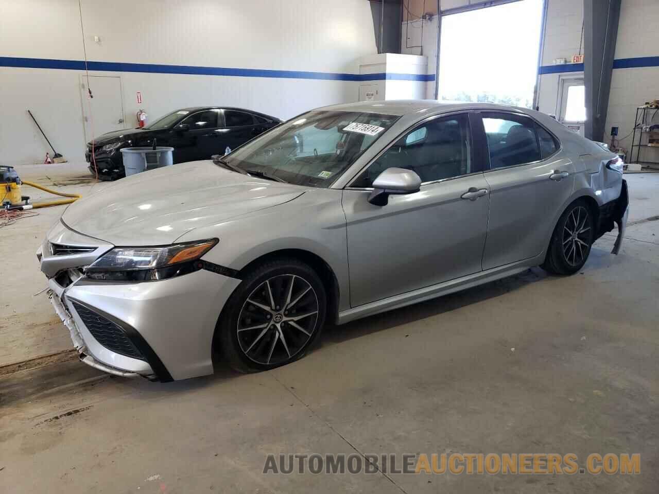 4T1G11AKXMU409215 TOYOTA CAMRY 2021