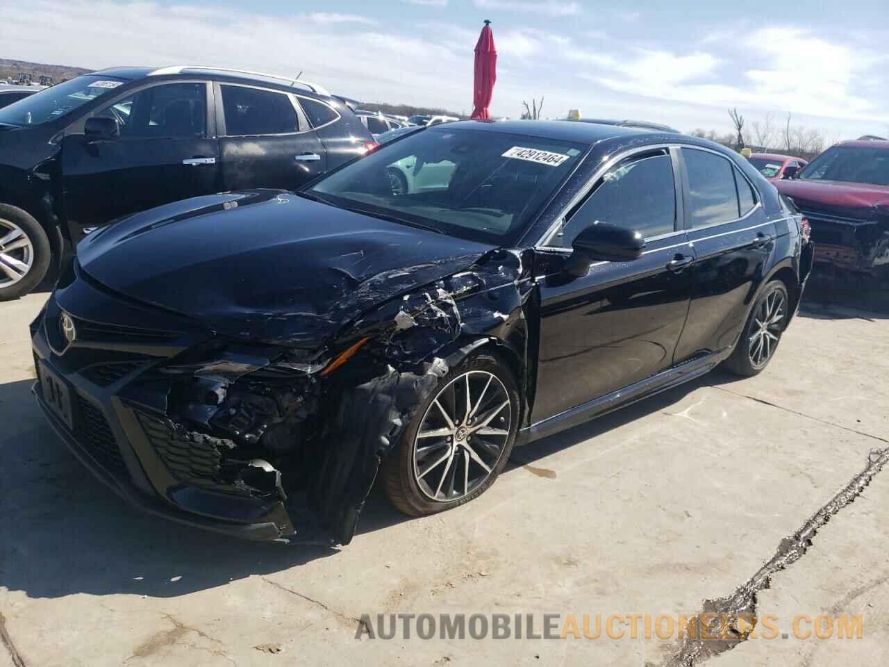 4T1G11AKXMU420182 TOYOTA CAMRY 2021