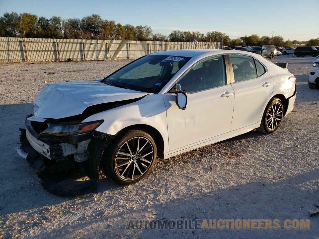 4T1G11AKXMU438262 TOYOTA CAMRY 2021