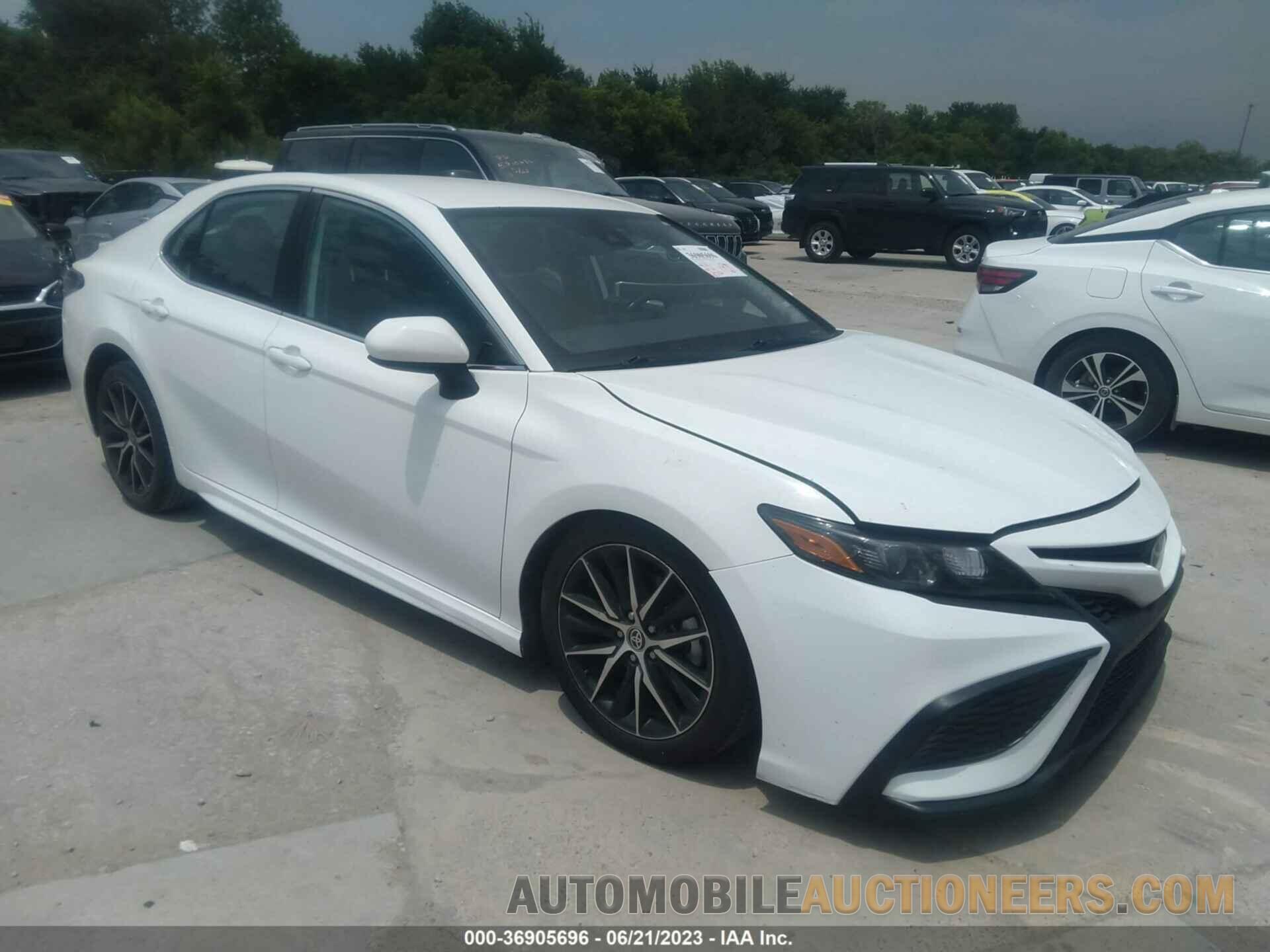 4T1G11AKXMU467194 TOYOTA CAMRY 2021