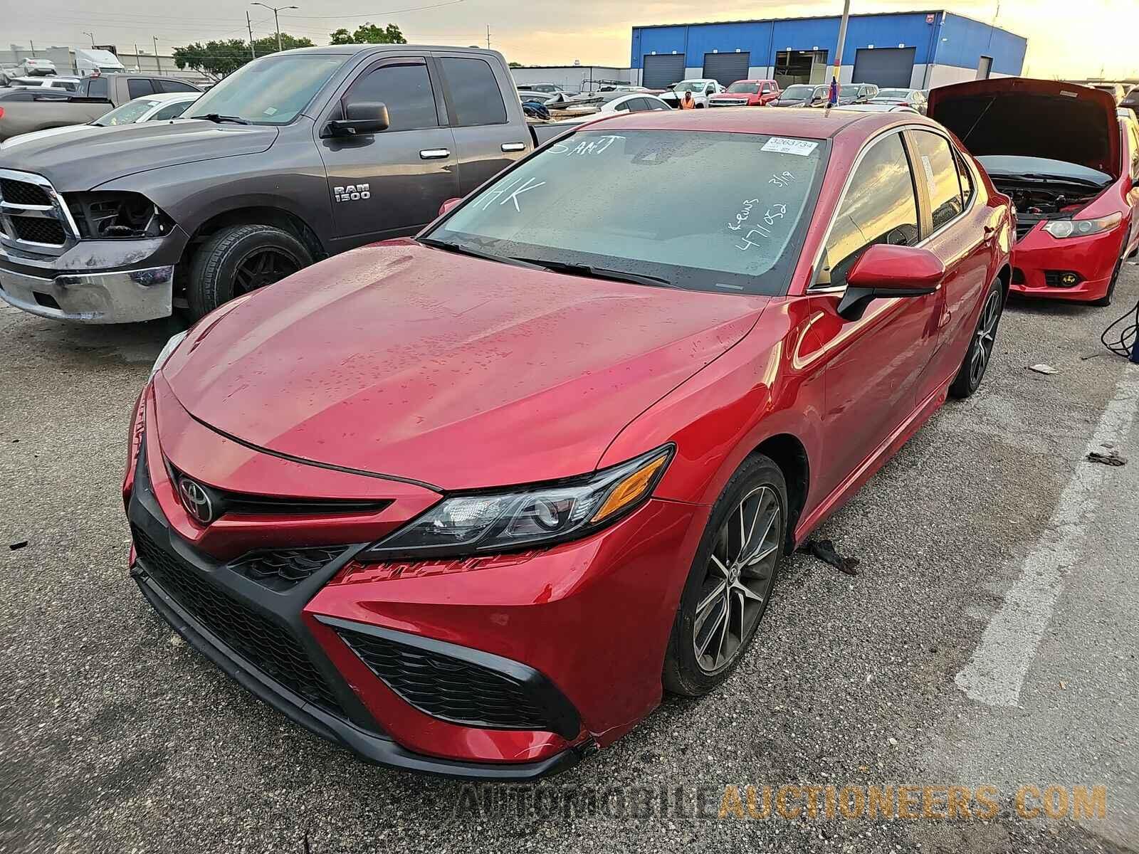 4T1G11AKXMU471052 Toyota Camry 2021