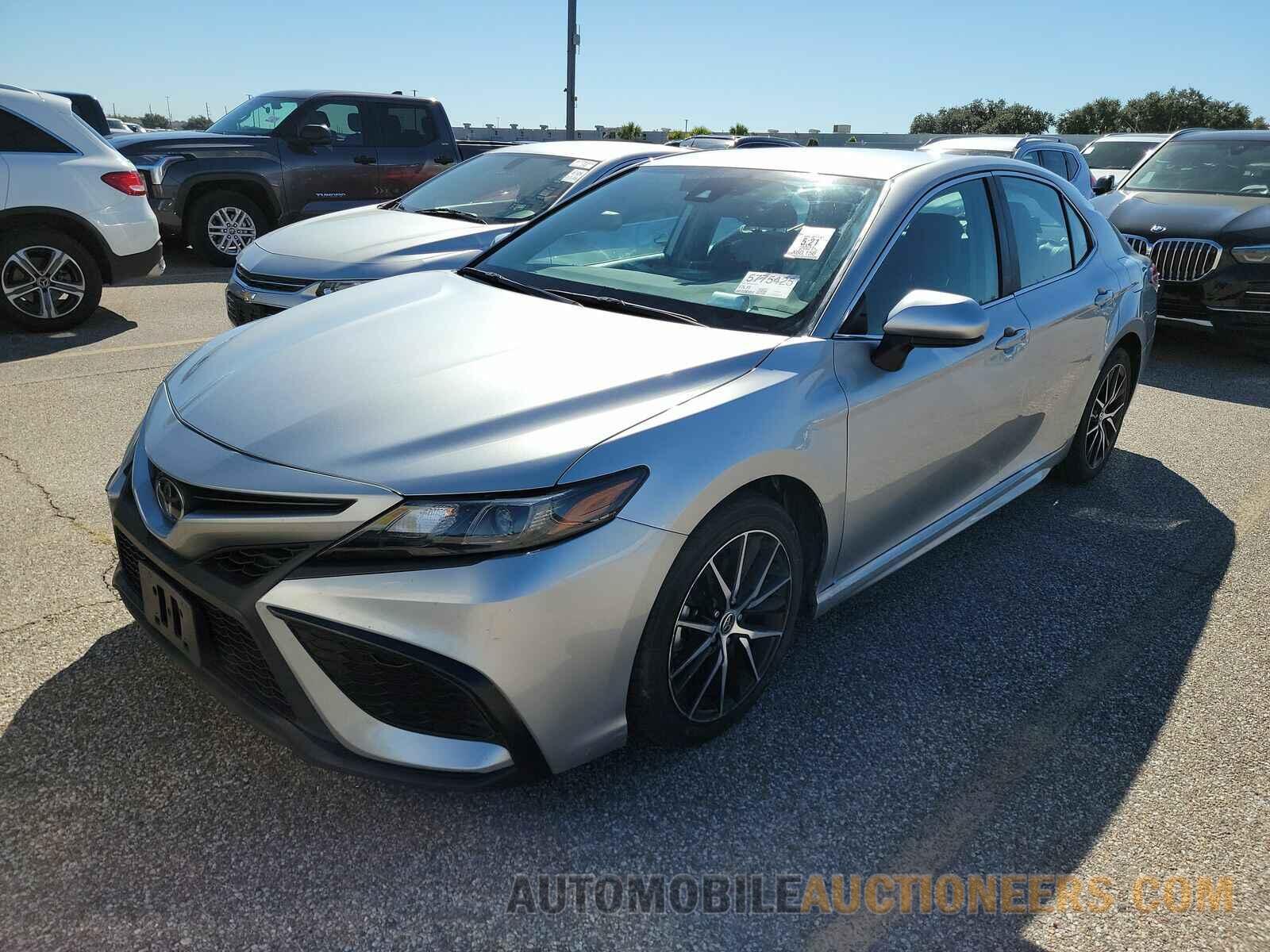 4T1G11AKXMU522565 Toyota Camry 2021