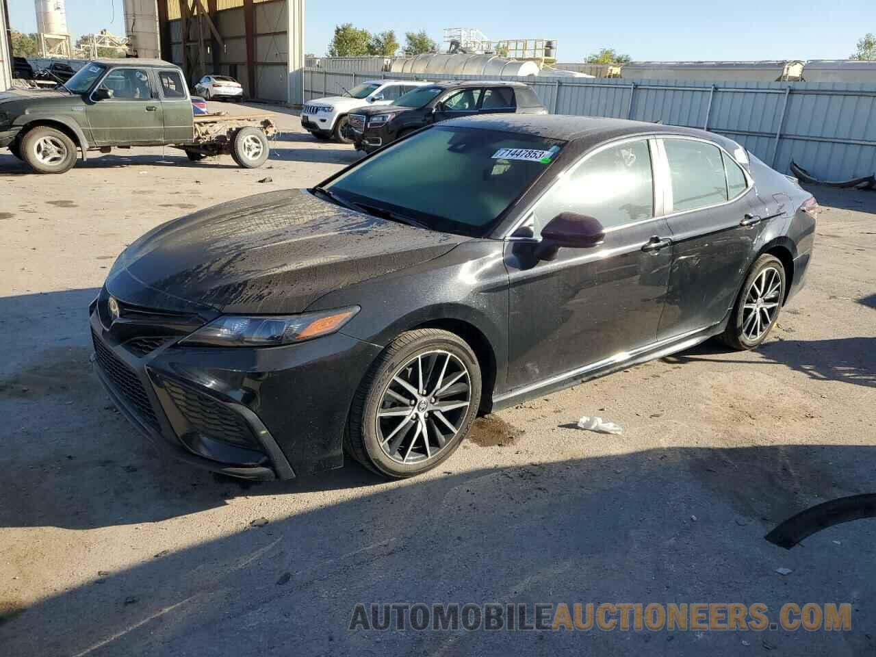 4T1G11AKXMU528513 TOYOTA CAMRY 2021