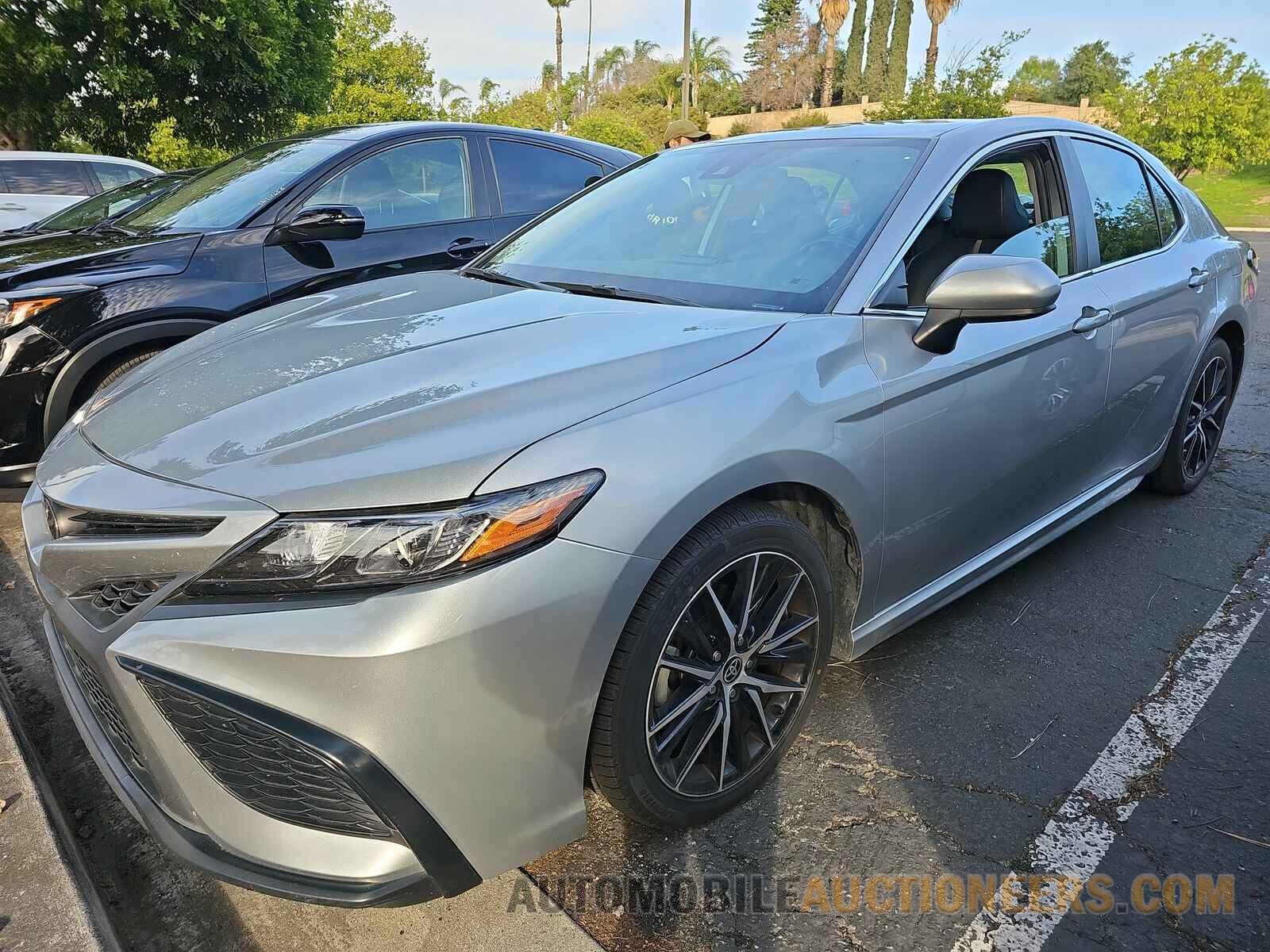 4T1G11AKXMU534702 Toyota Camry 2021