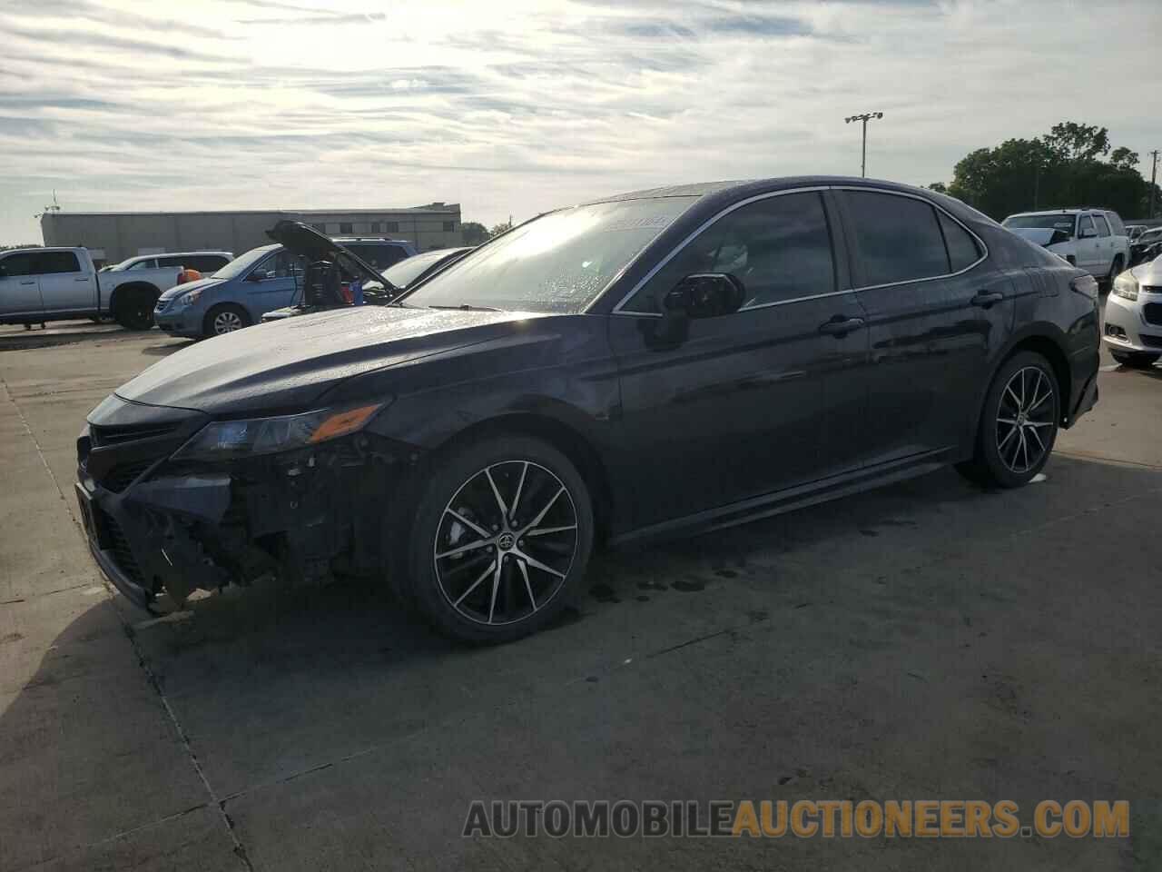 4T1G11AKXMU548986 TOYOTA CAMRY 2021