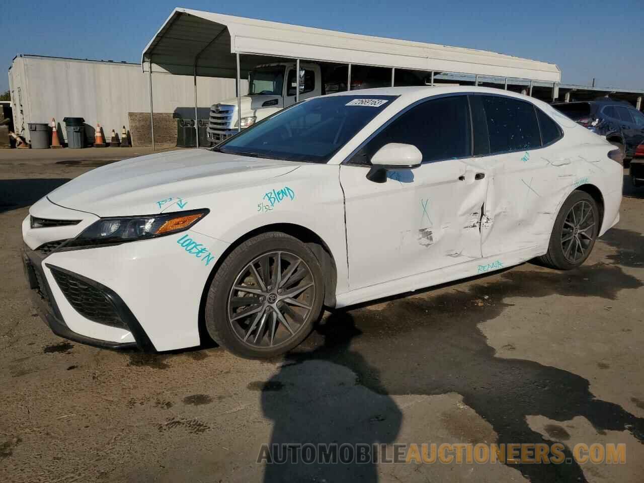 4T1G11AKXMU556683 TOYOTA CAMRY 2021