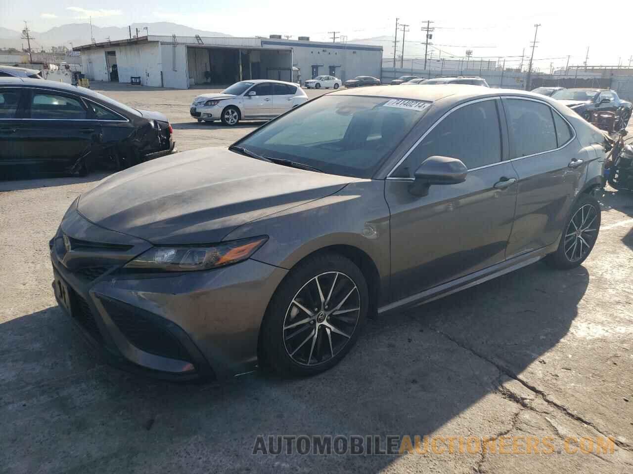 4T1G11AKXMU558451 TOYOTA CAMRY 2021