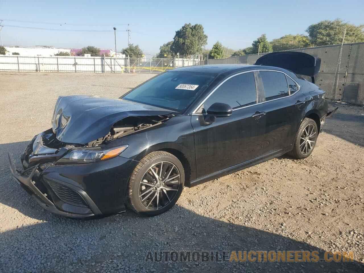 4T1G11AKXMU561589 TOYOTA CAMRY 2021