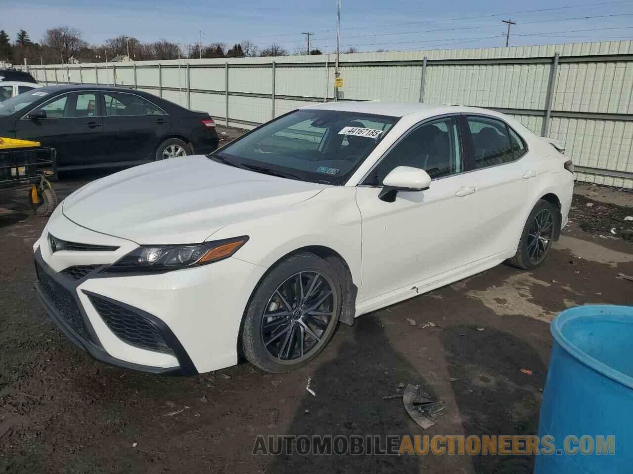 4T1G11AKXMU572012 TOYOTA CAMRY 2021