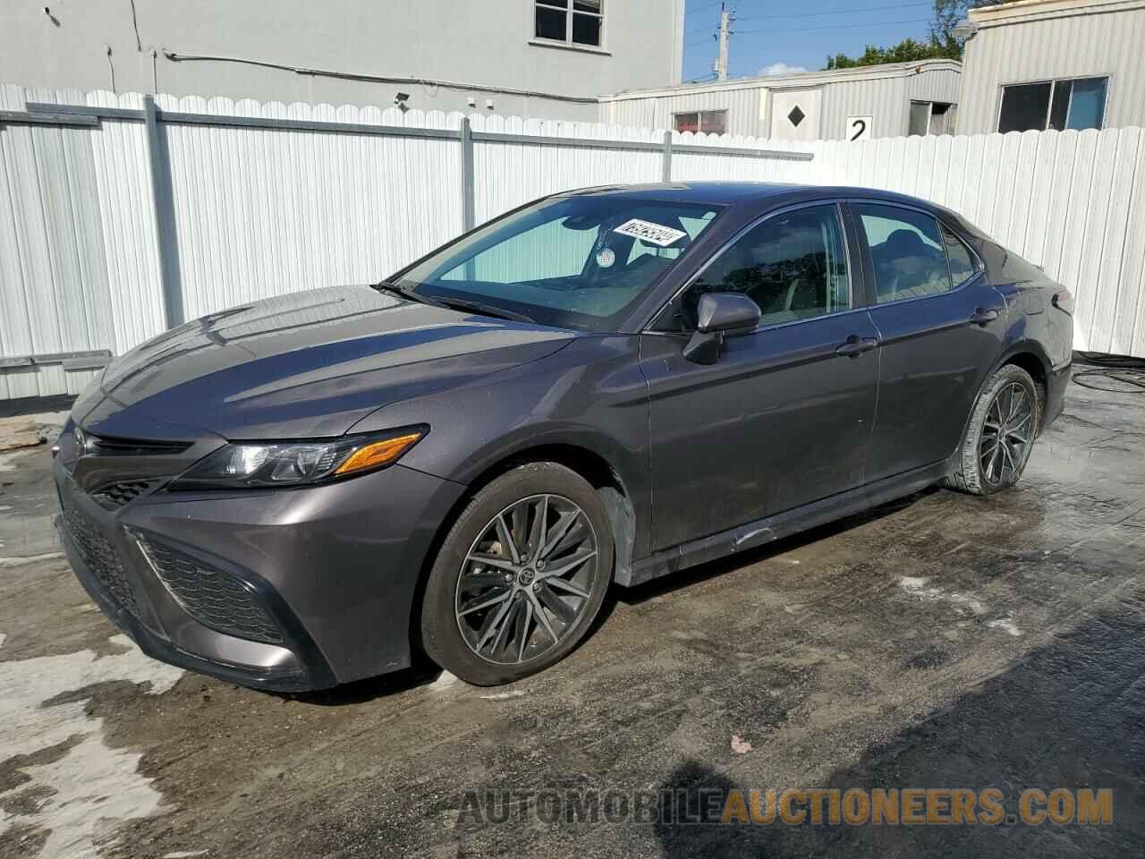 4T1G11AKXMU590901 TOYOTA CAMRY 2021