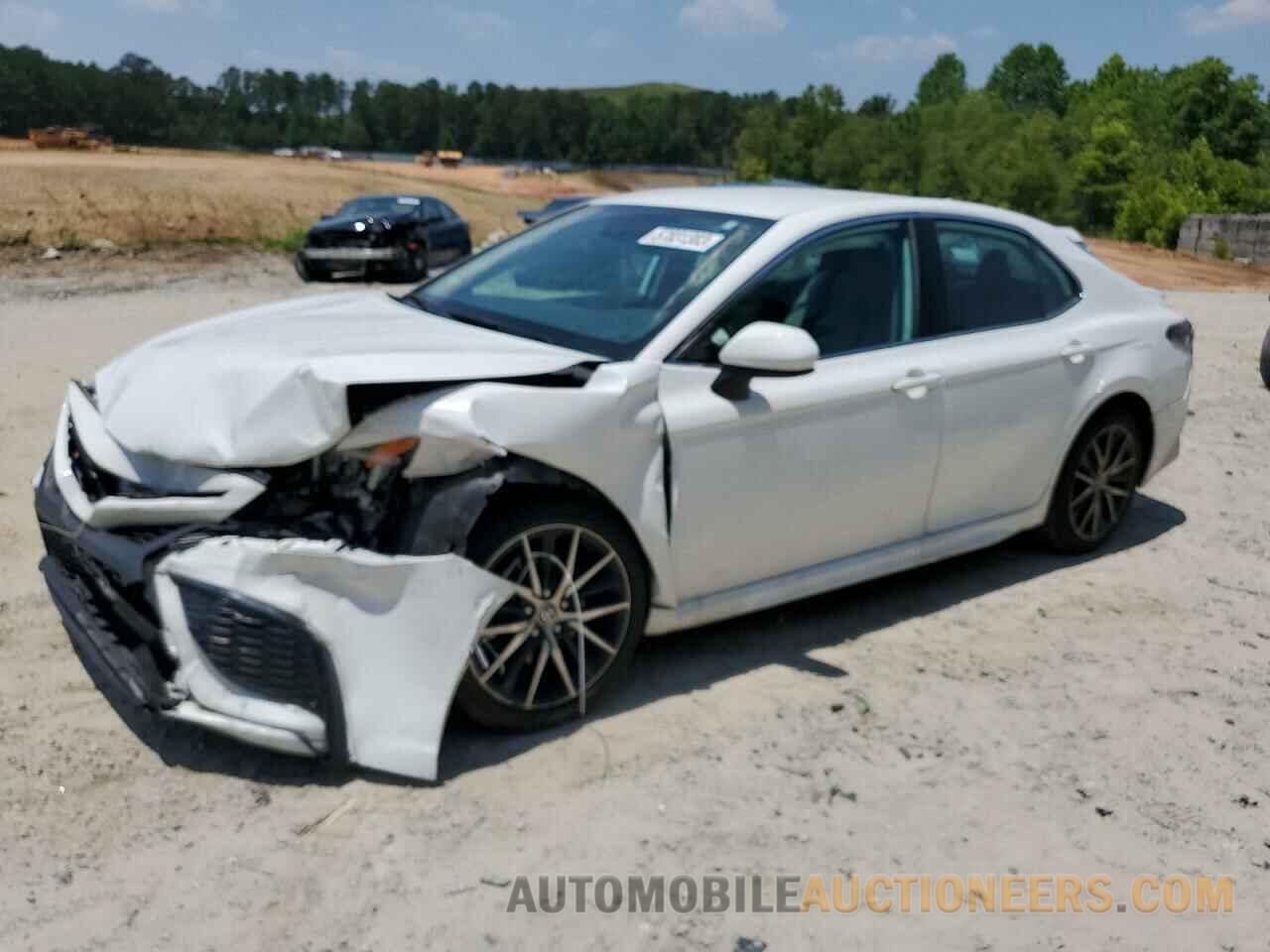 4T1G11AKXMU604134 TOYOTA CAMRY 2021