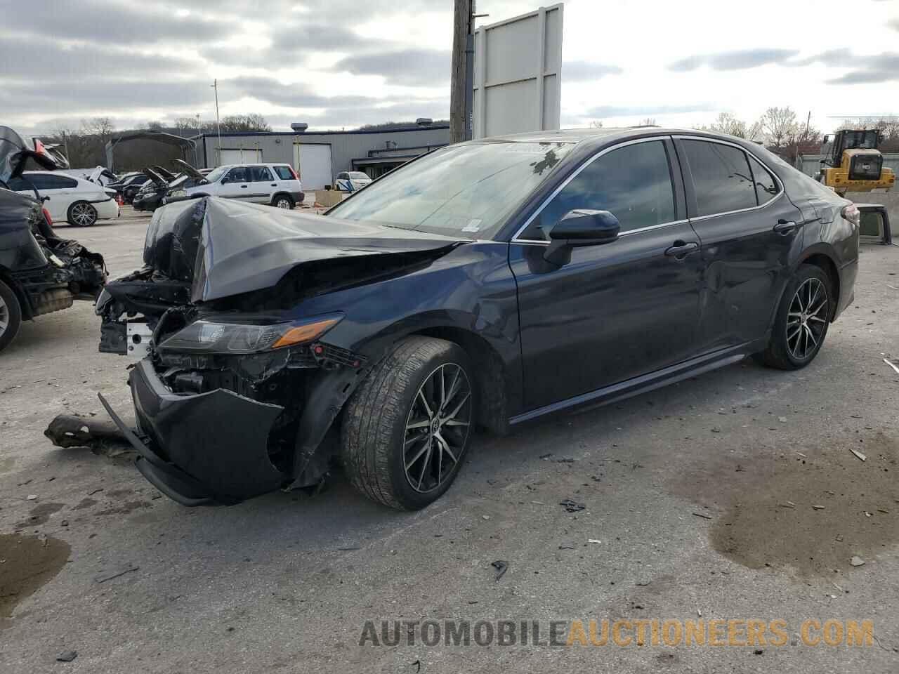 4T1G11AKXMU607132 TOYOTA CAMRY 2021