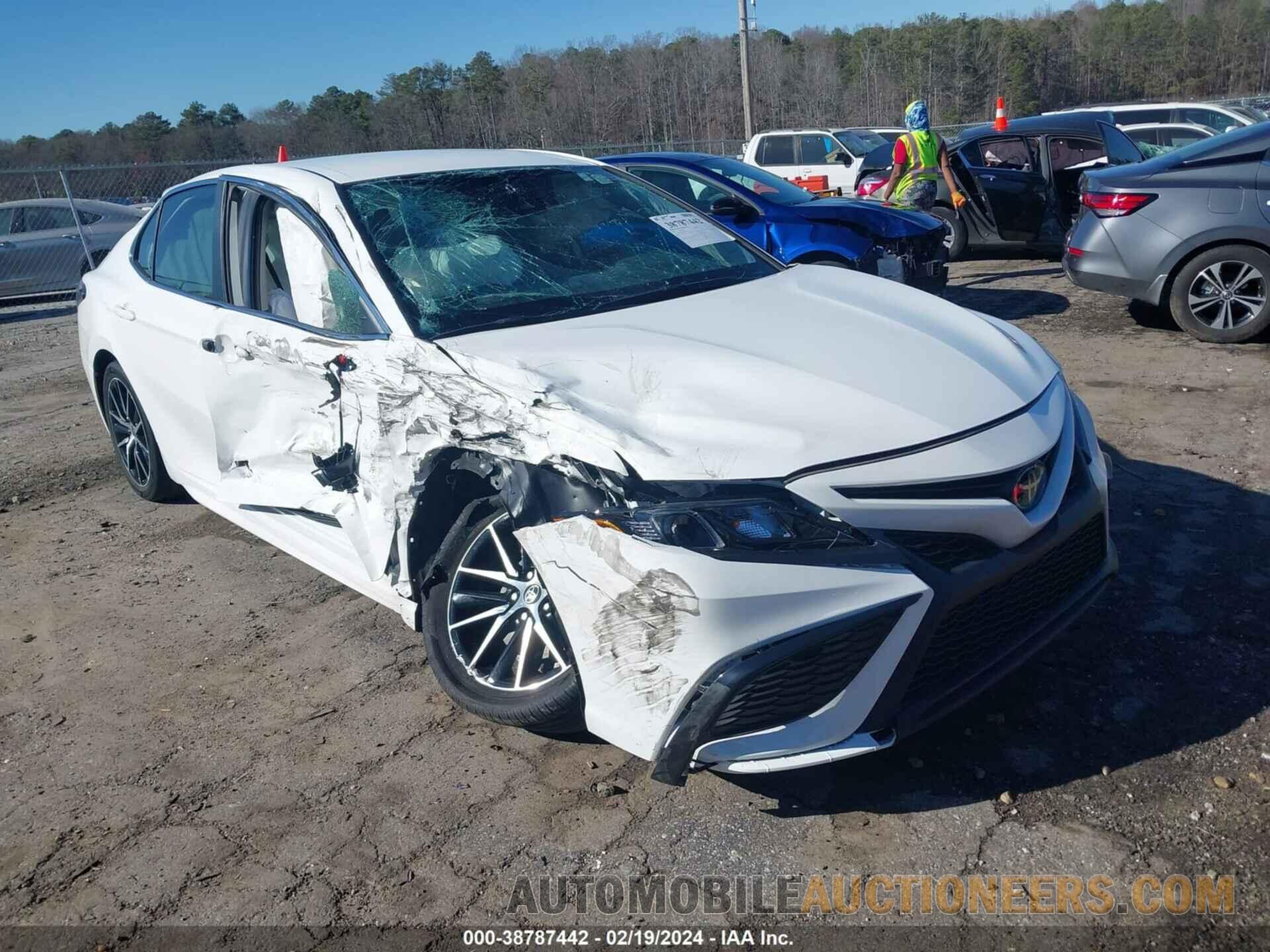 4T1G11AKXMU609012 TOYOTA CAMRY 2021