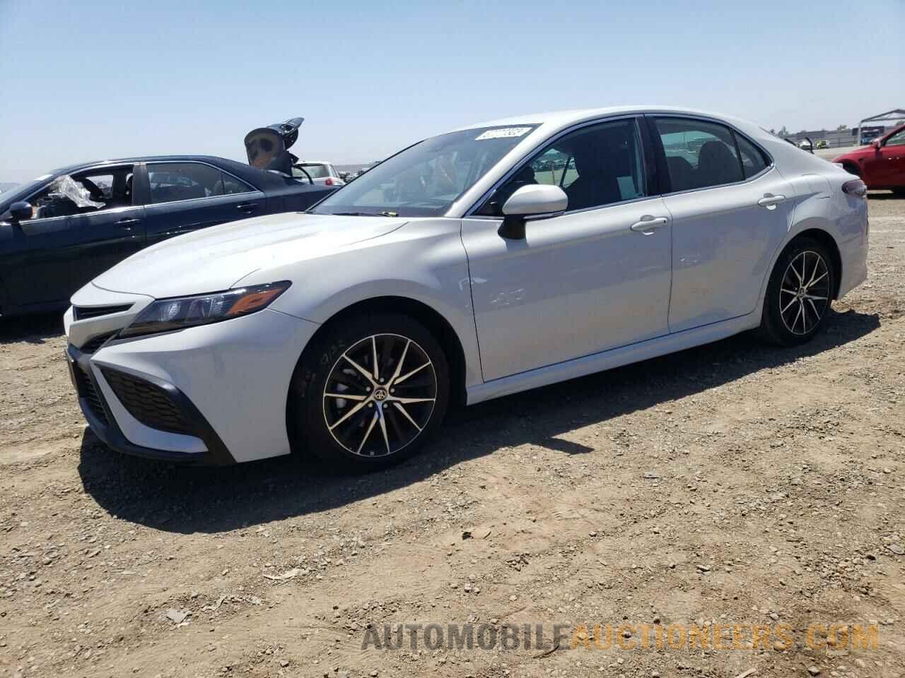 4T1G11AKXNU042611 TOYOTA CAMRY 2022