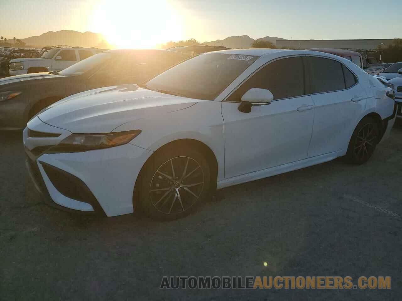 4T1G11AKXNU044214 TOYOTA CAMRY 2022