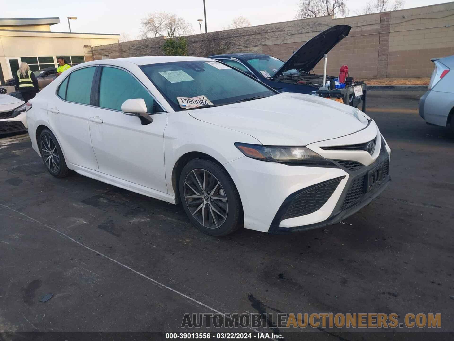 4T1G11AKXNU053639 TOYOTA CAMRY 2022