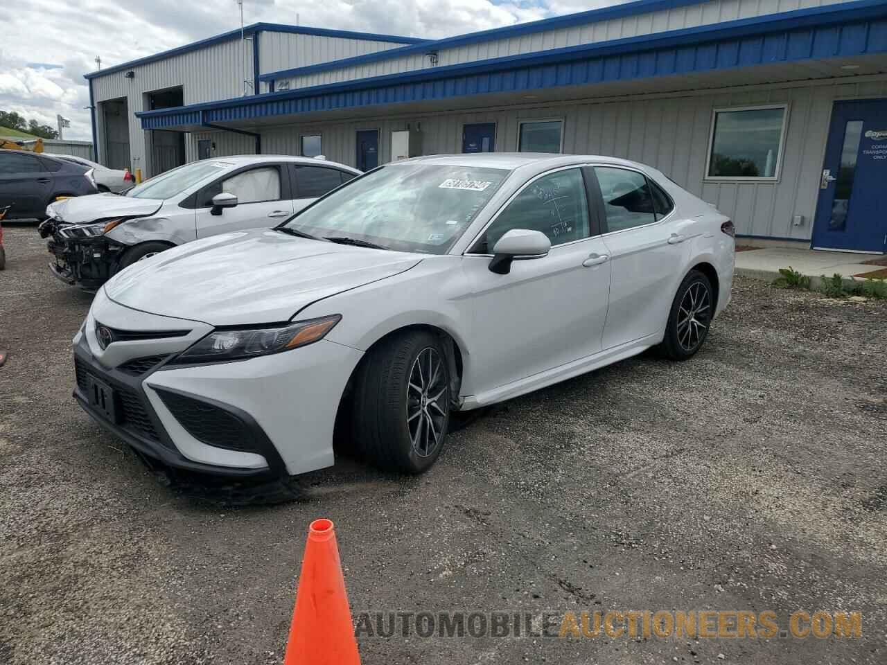 4T1G11AKXNU066293 TOYOTA CAMRY 2022