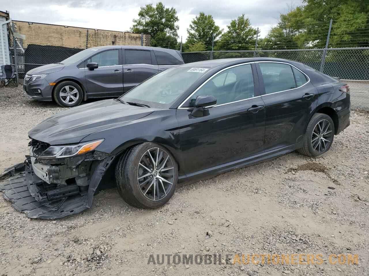 4T1G11AKXNU067993 TOYOTA CAMRY 2022