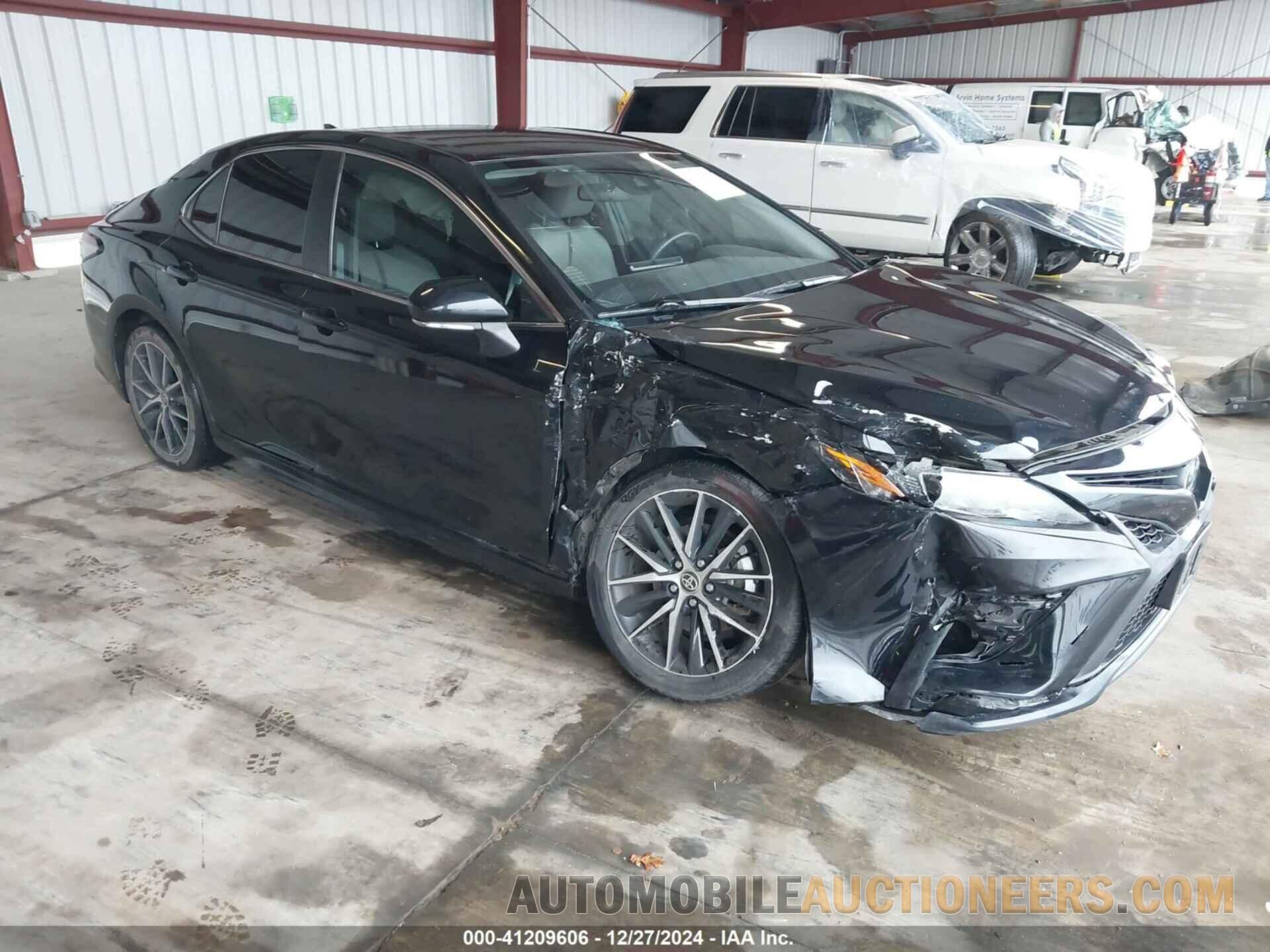 4T1G11AKXNU068657 TOYOTA CAMRY 2022