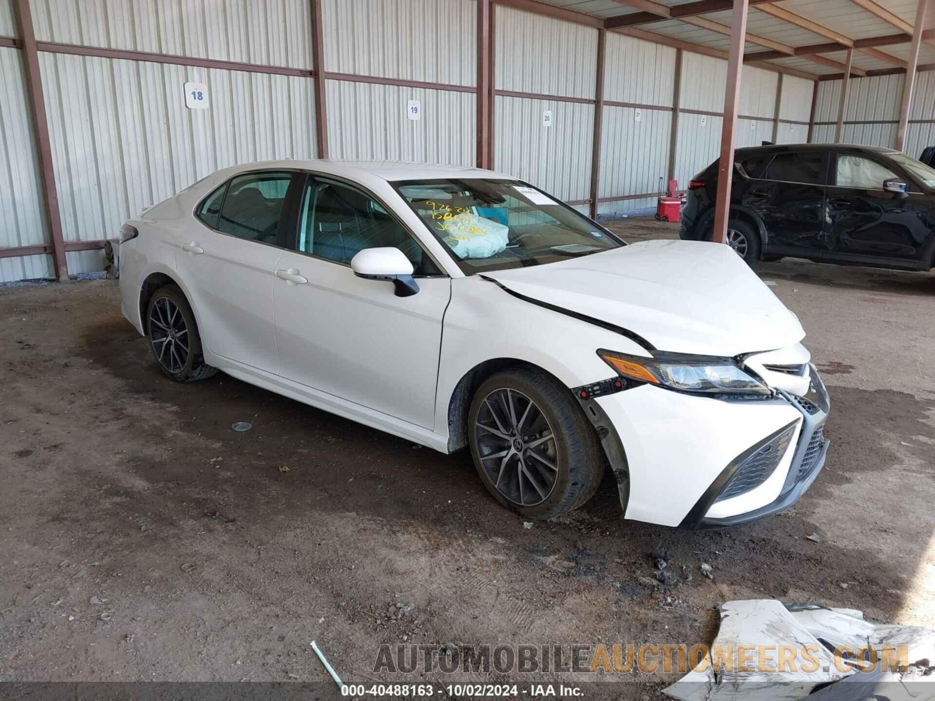 4T1G11AKXNU618133 TOYOTA CAMRY 2022