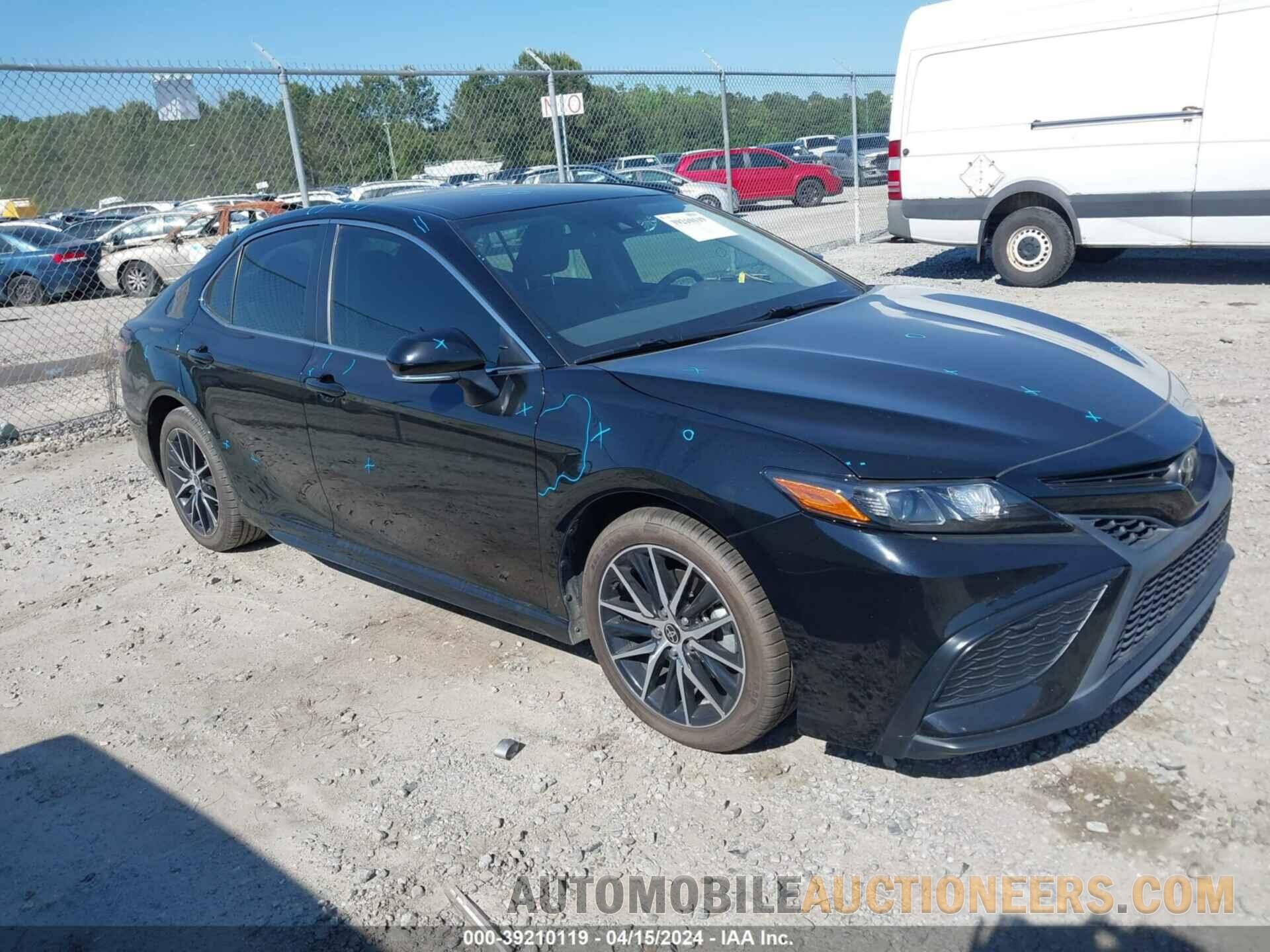 4T1G11AKXNU621663 TOYOTA CAMRY 2022