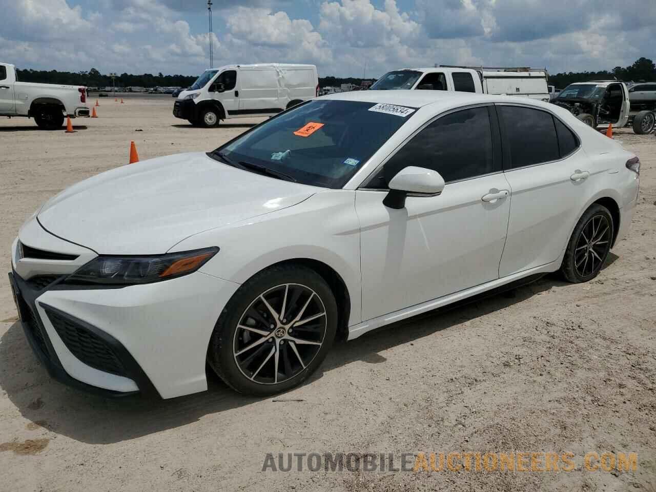 4T1G11AKXNU623932 TOYOTA CAMRY 2022