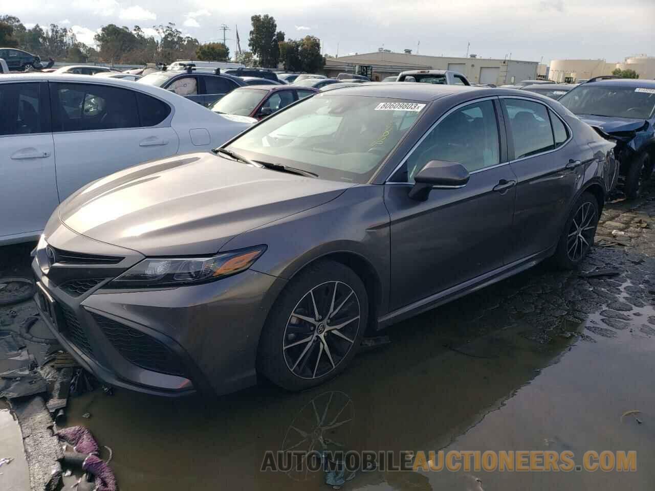 4T1G11AKXNU624479 TOYOTA CAMRY 2022