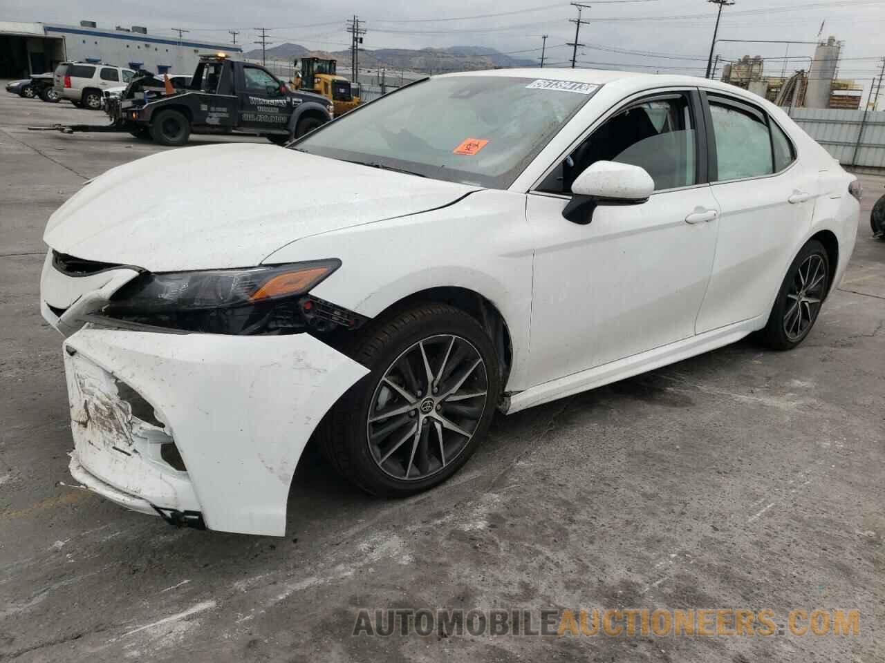 4T1G11AKXNU628385 TOYOTA CAMRY 2022