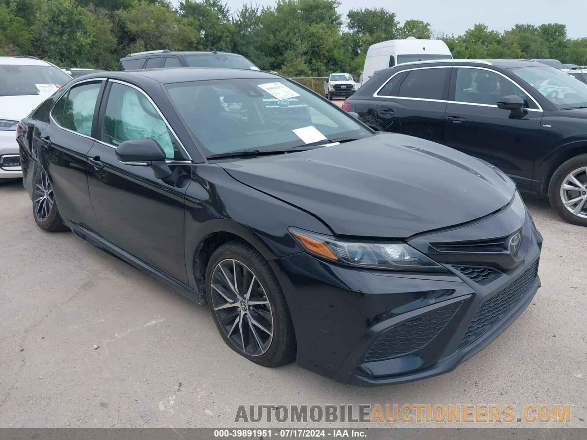 4T1G11AKXNU633327 TOYOTA CAMRY 2022