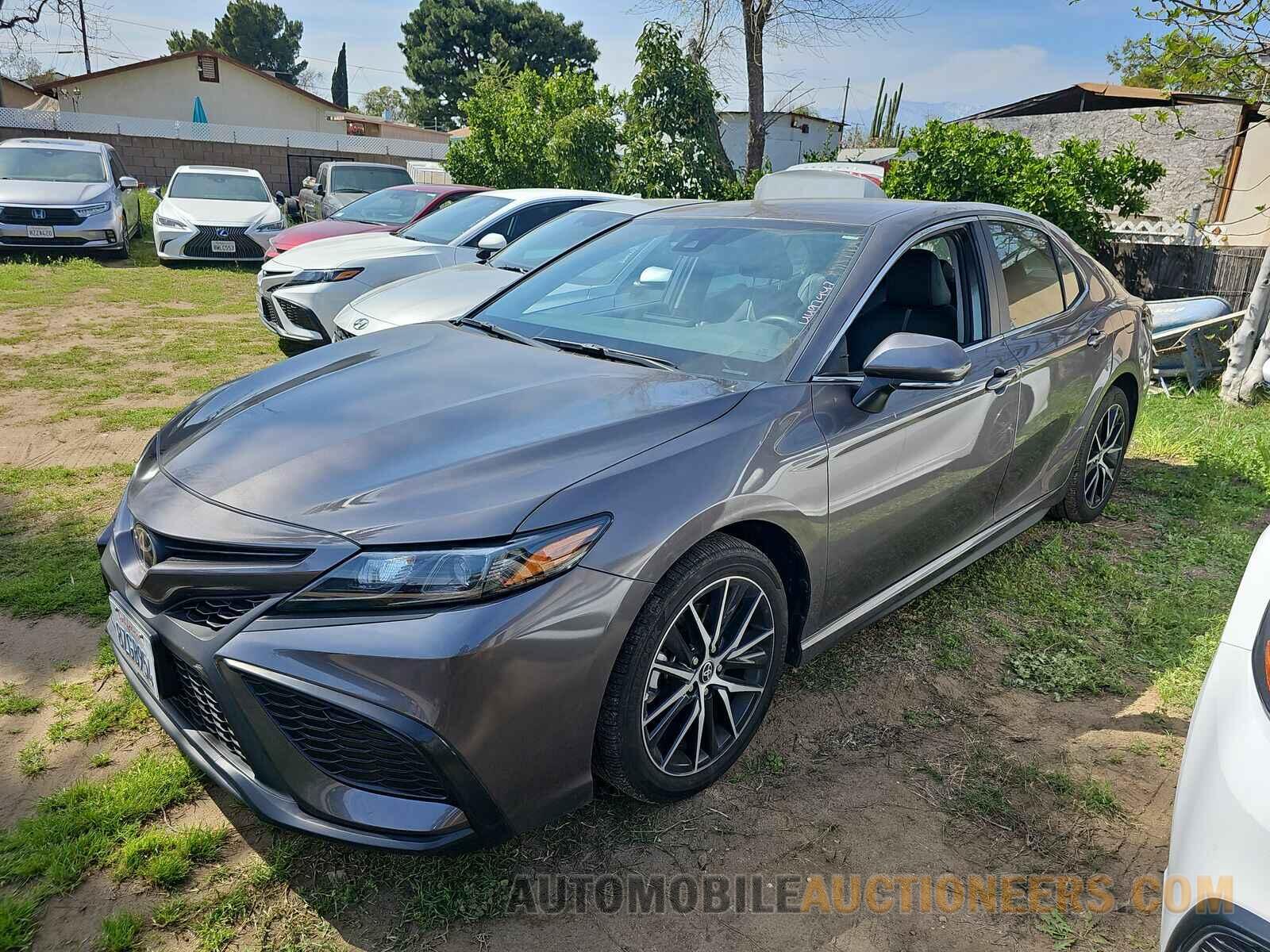 4T1G11AKXNU639371 Toyota Camry 2022