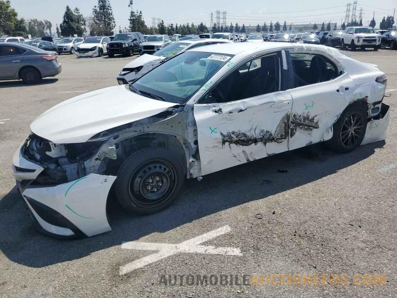 4T1G11AKXNU661483 TOYOTA CAMRY 2022