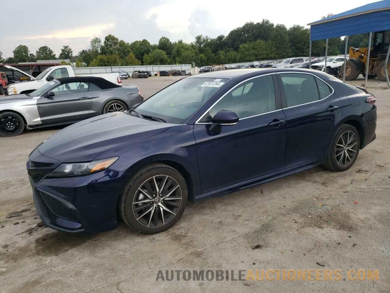 4T1G11AKXNU663914 TOYOTA CAMRY 2022