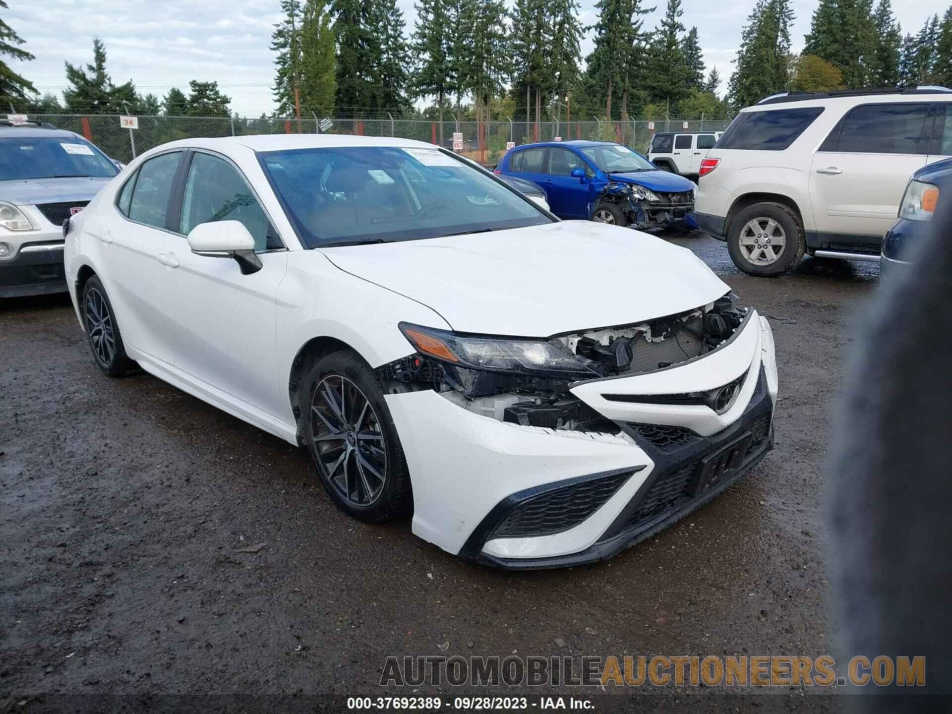 4T1G11AKXNU672709 TOYOTA CAMRY 2022