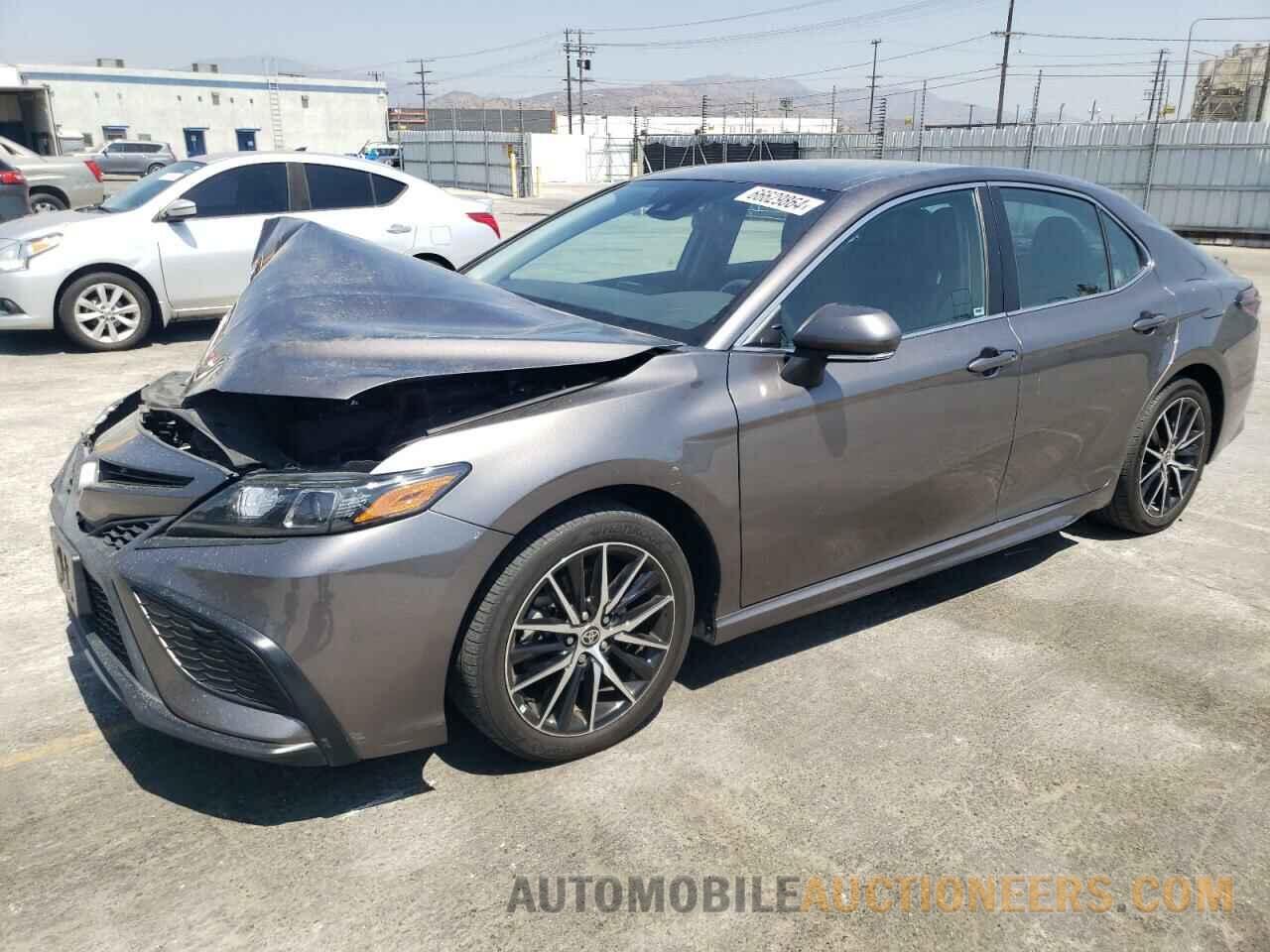 4T1G11AKXNU685119 TOYOTA CAMRY 2022