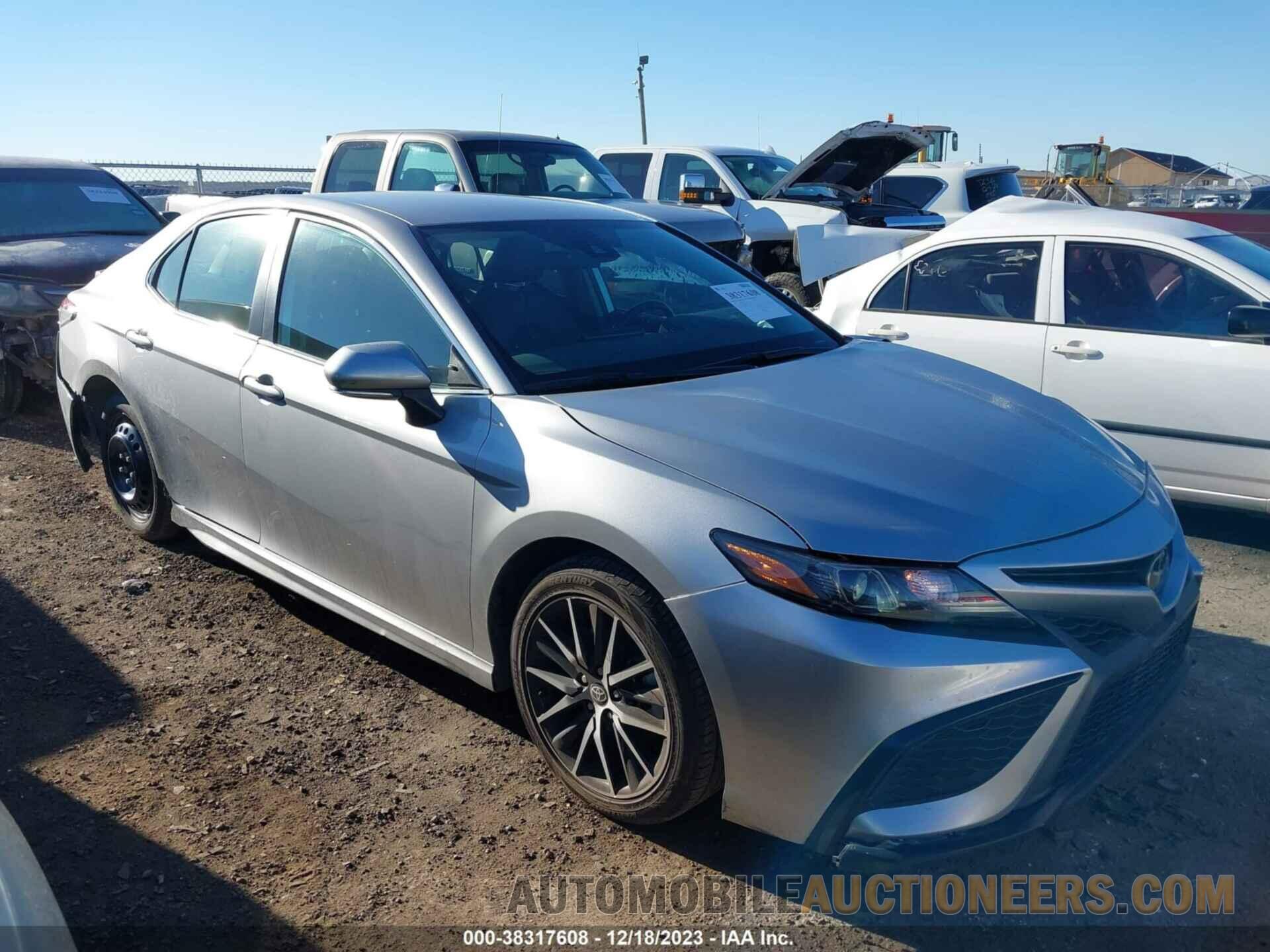 4T1G11AKXNU689297 TOYOTA CAMRY 2022