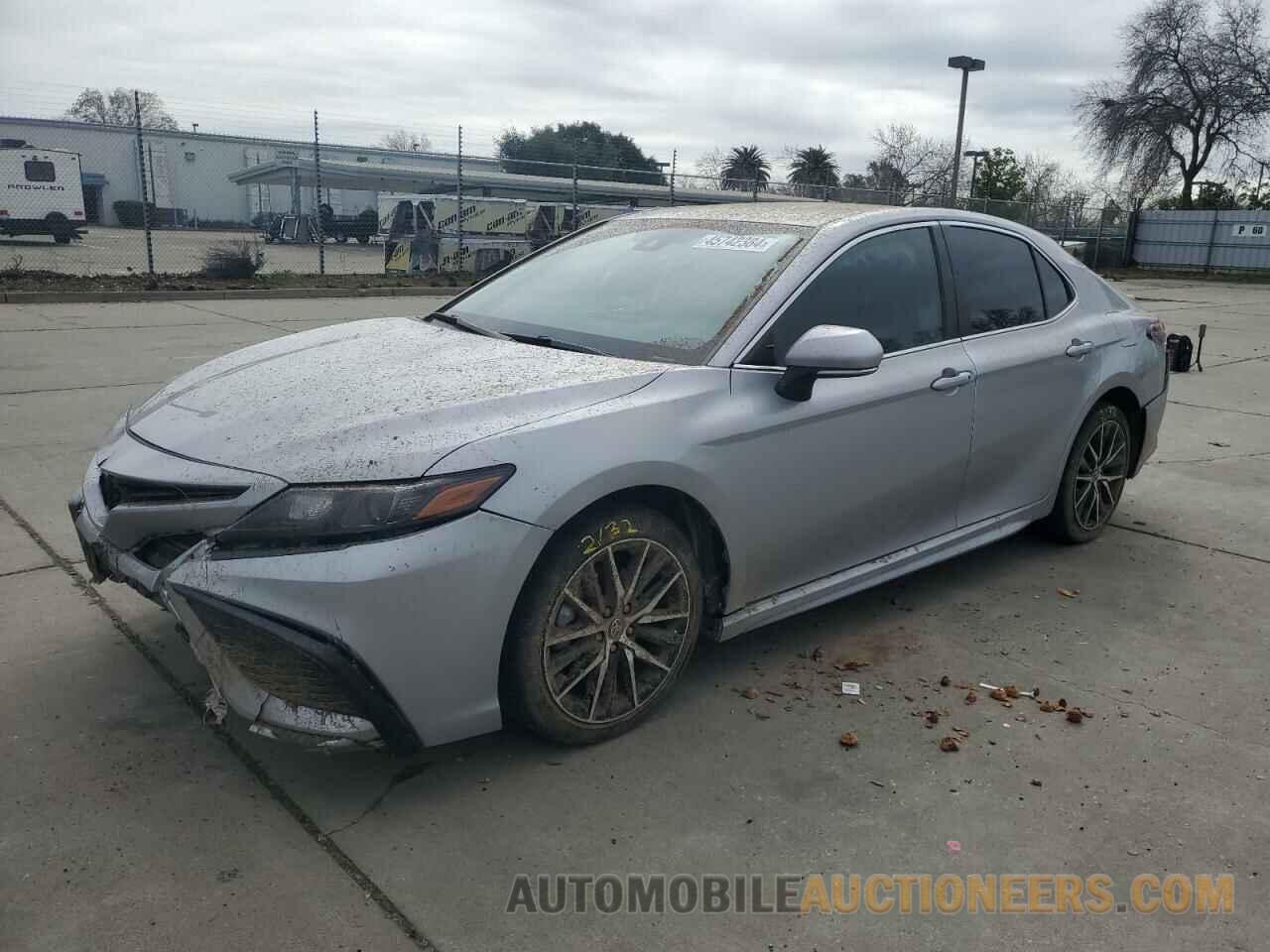 4T1G11AKXNU689476 TOYOTA CAMRY 2022