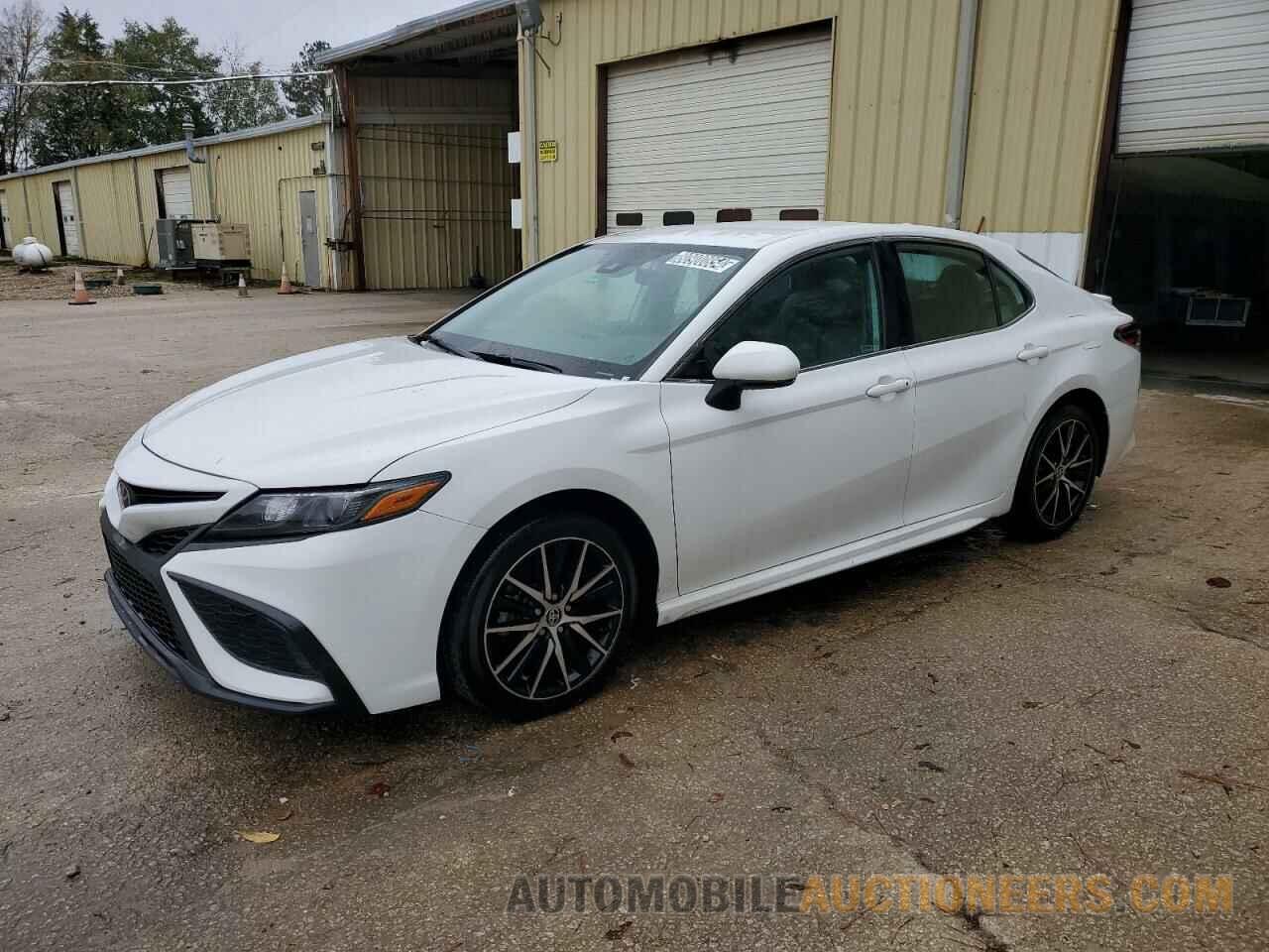 4T1G11AKXNU691132 TOYOTA CAMRY 2022