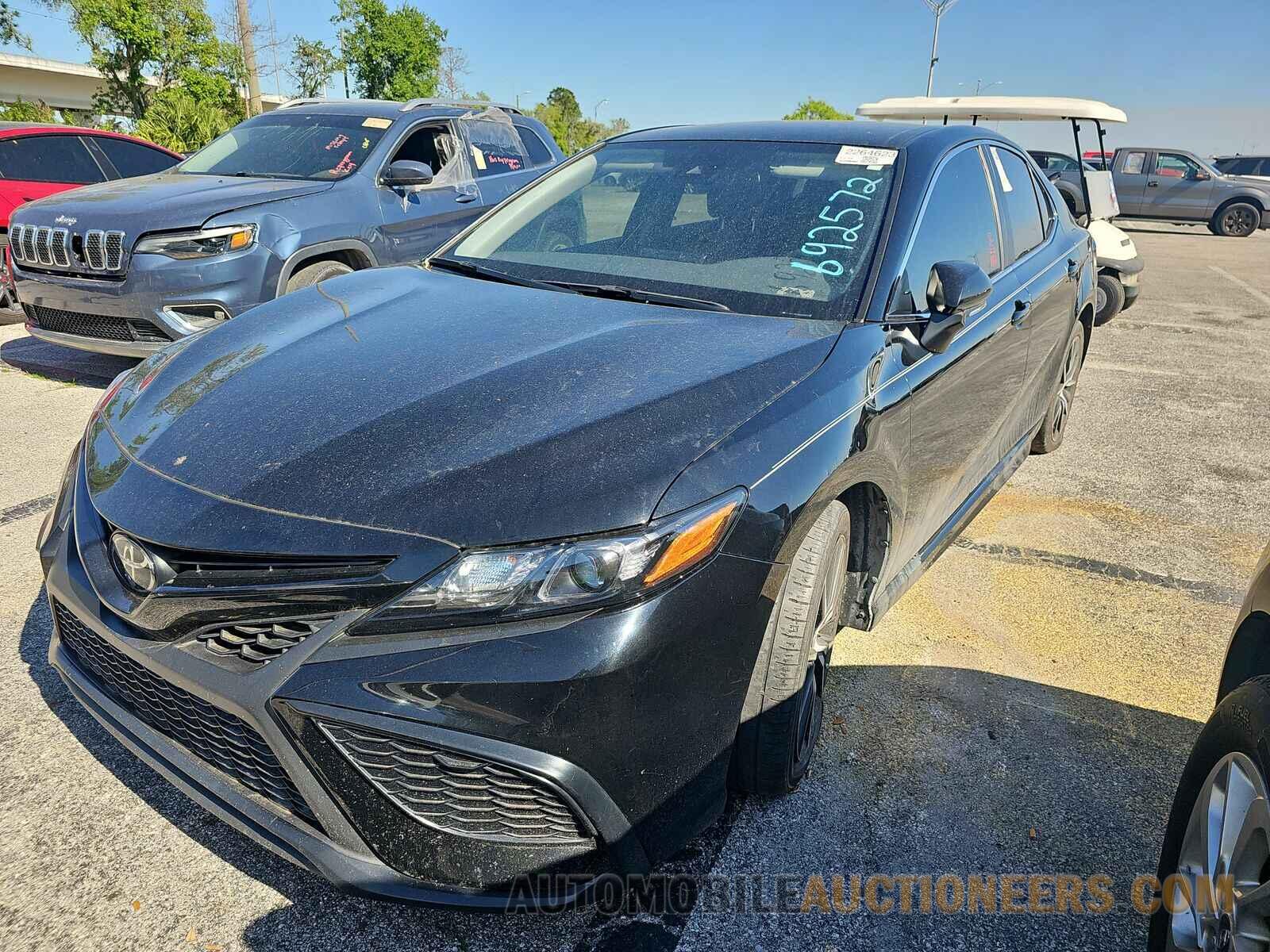 4T1G11AKXNU692572 Toyota Camry 2022