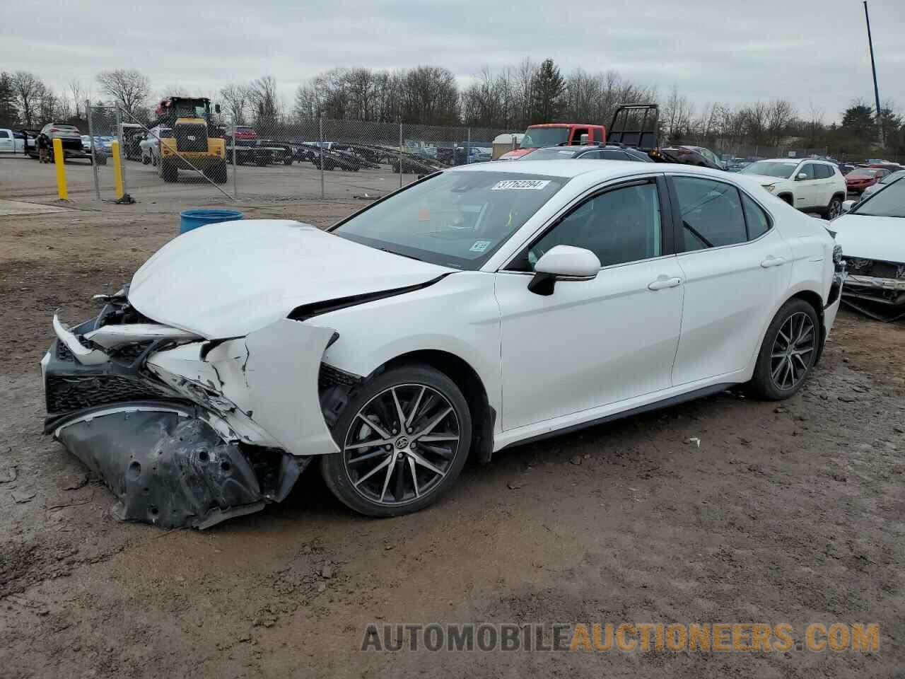 4T1G11AKXNU696279 TOYOTA CAMRY 2022