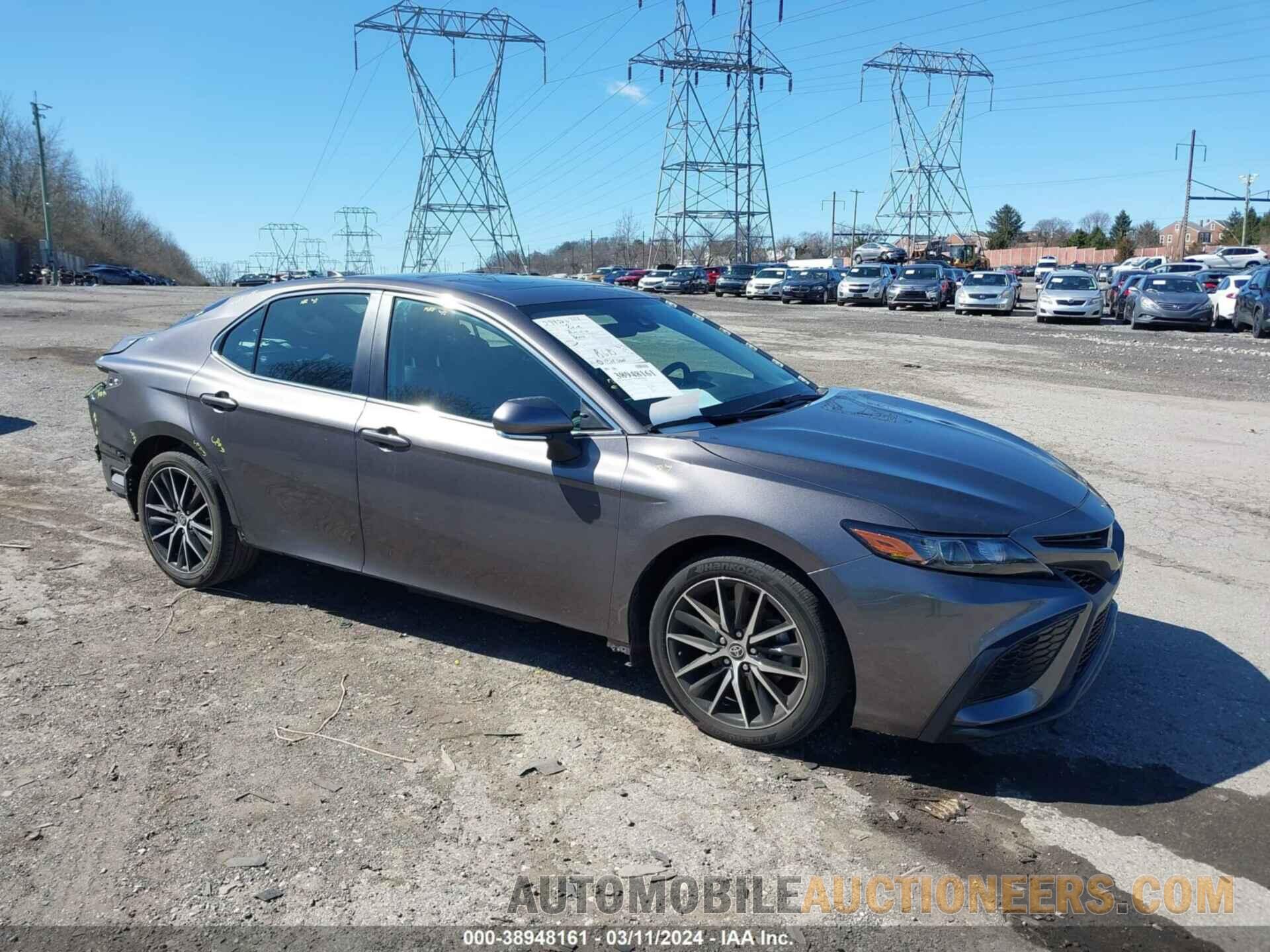 4T1G11AKXNU699733 TOYOTA CAMRY 2022