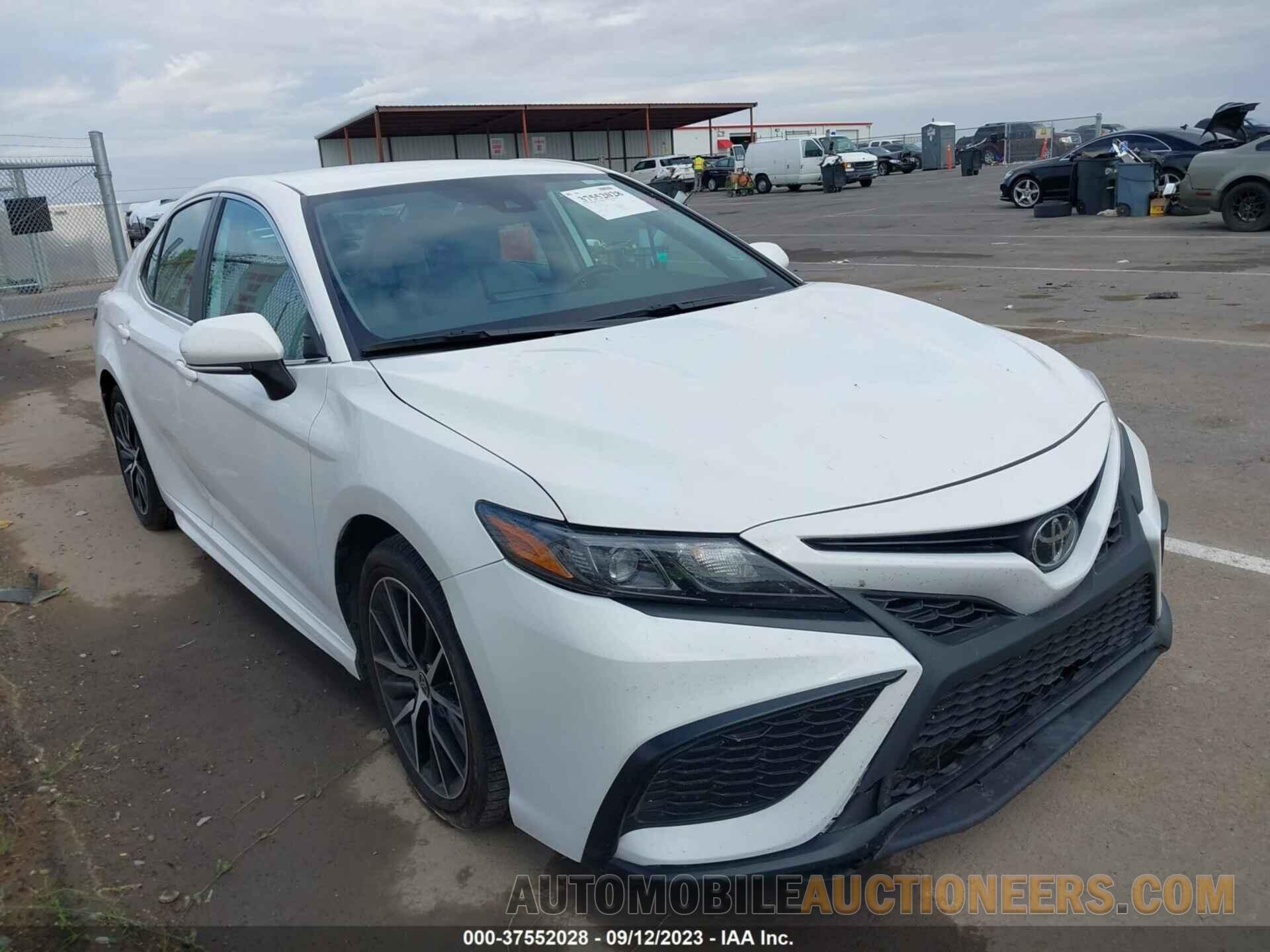 4T1G11AKXNU700525 TOYOTA CAMRY 2022