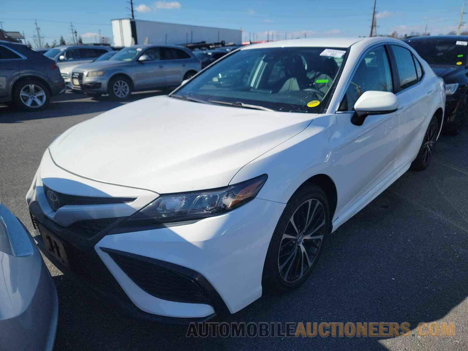 4T1G11AKXNU707197 Toyota Camry 2022