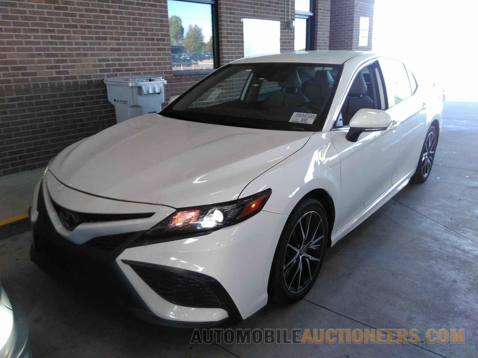 4T1G11AKXNU717938 Toyota Camry 2022