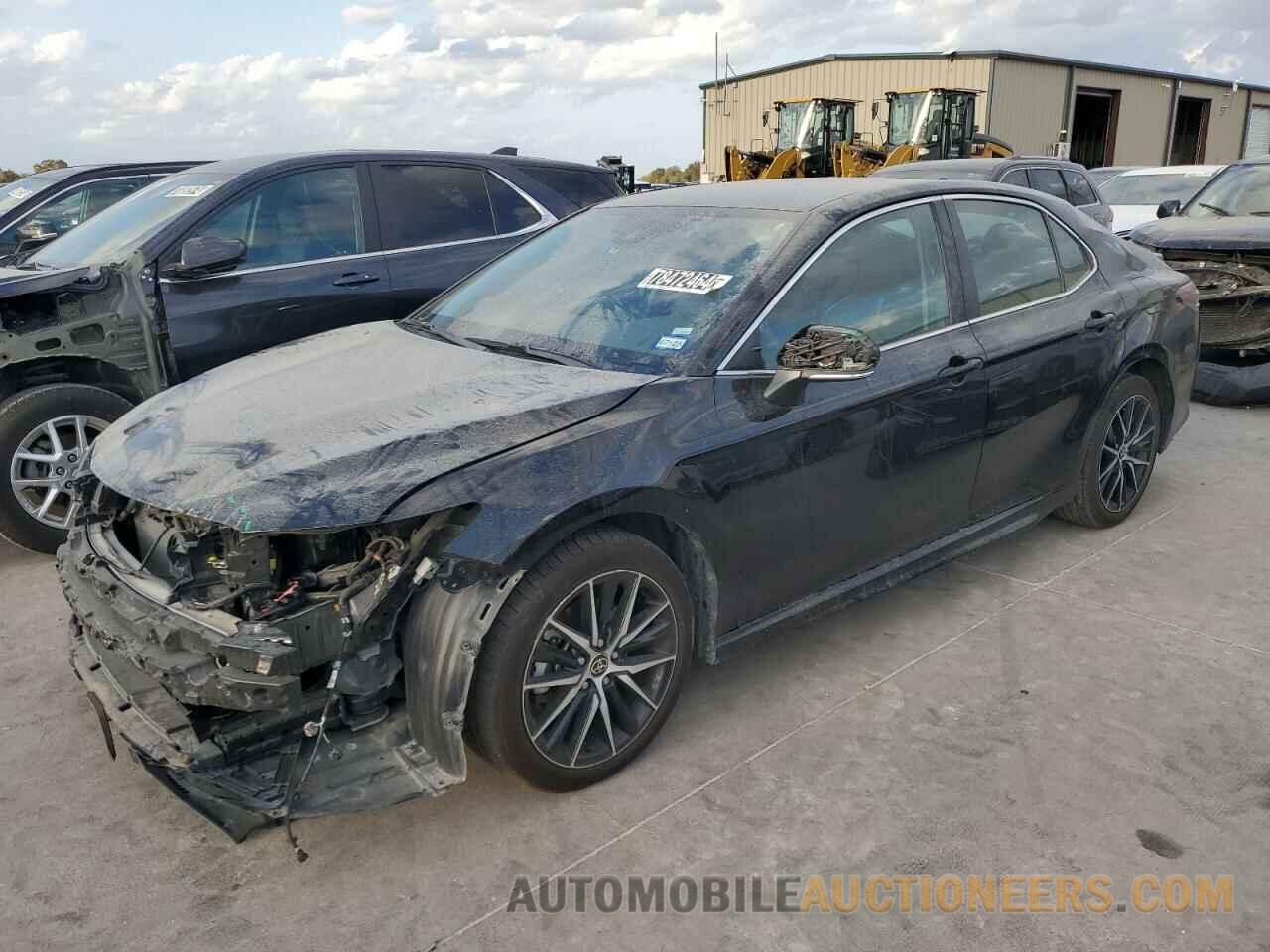 4T1G11AKXPU724570 TOYOTA CAMRY 2023