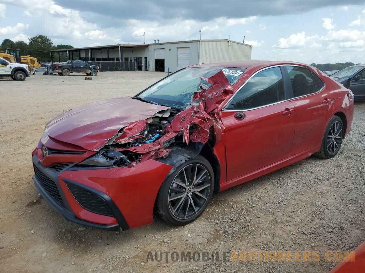 4T1G11AKXRU202072 TOYOTA CAMRY 2024