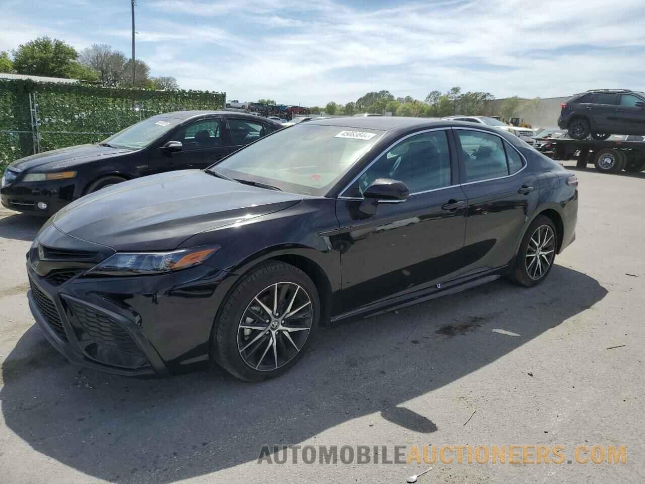 4T1G11AKXRU203772 TOYOTA CAMRY 2024